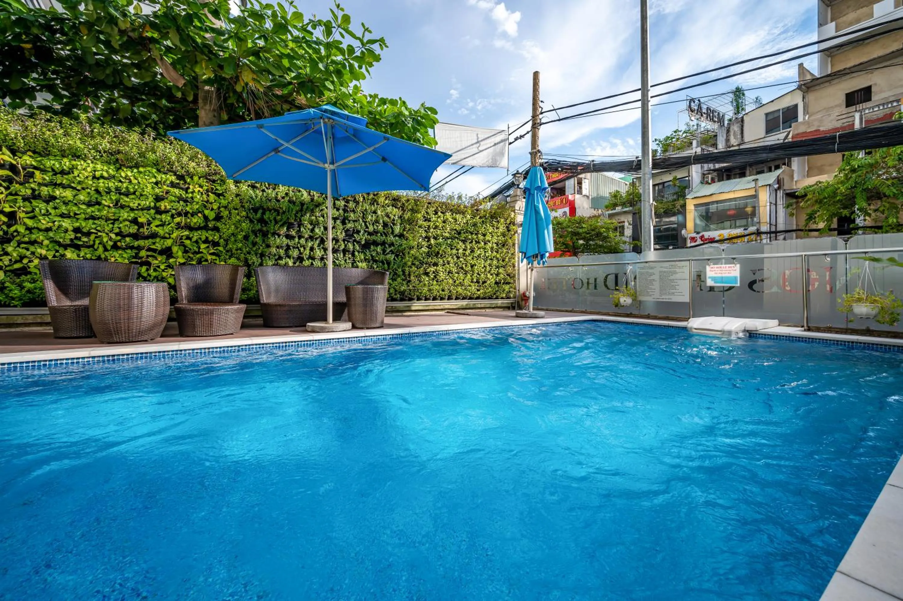 Swimming pool in Acnos Grand Hotel