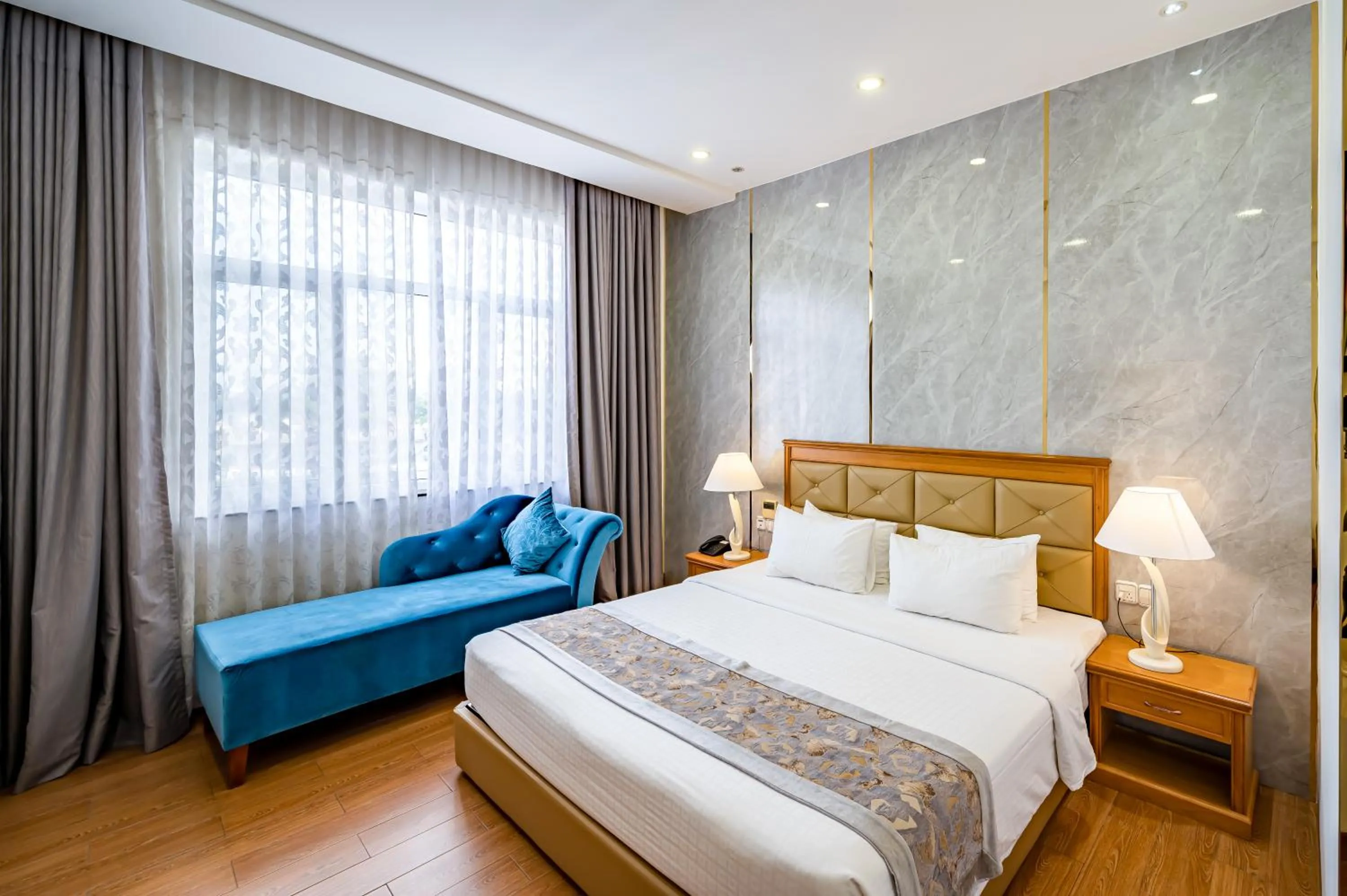 Bedroom, Bed in Acnos Grand Hotel