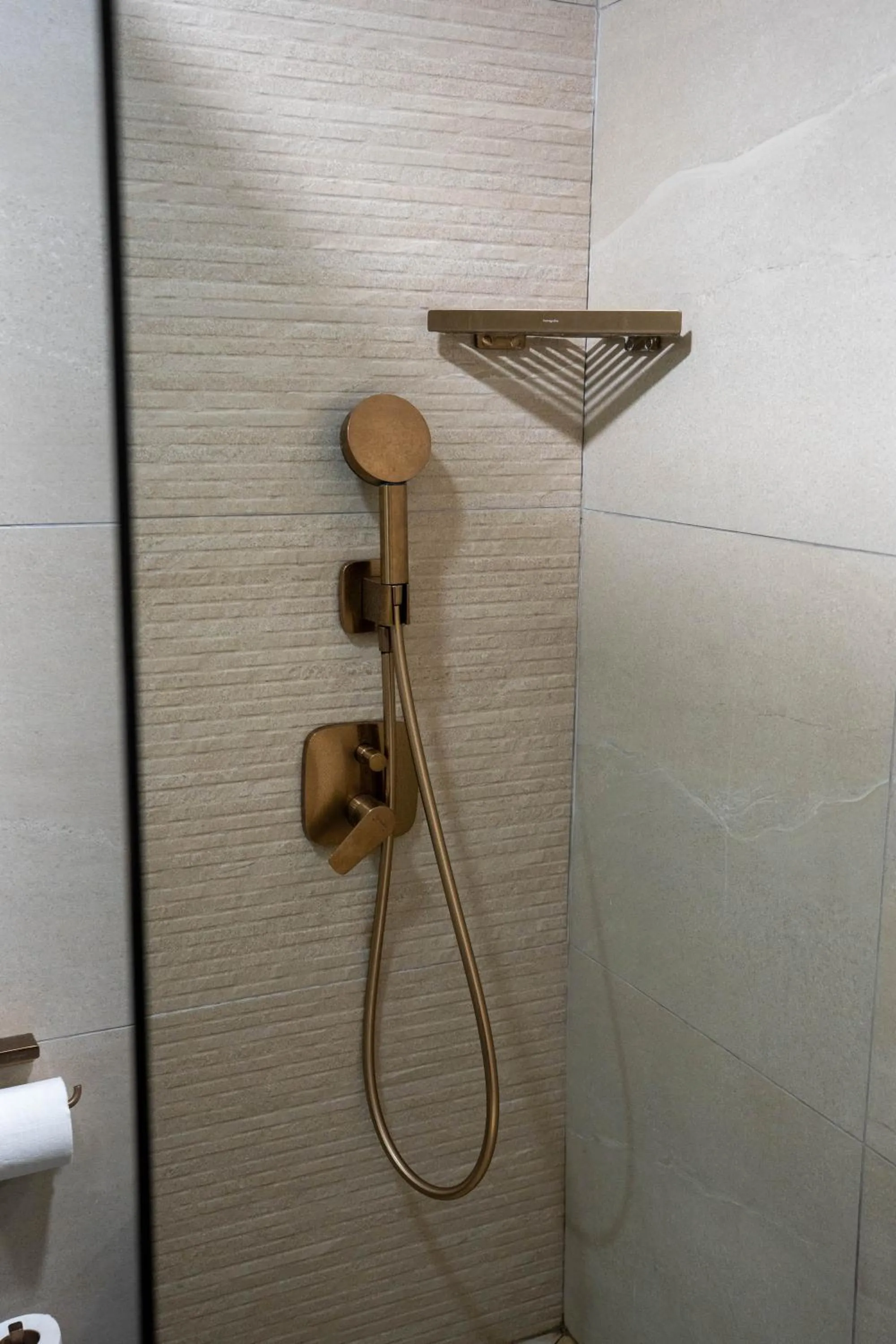 Shower in Garden Hotel Boutique & Events