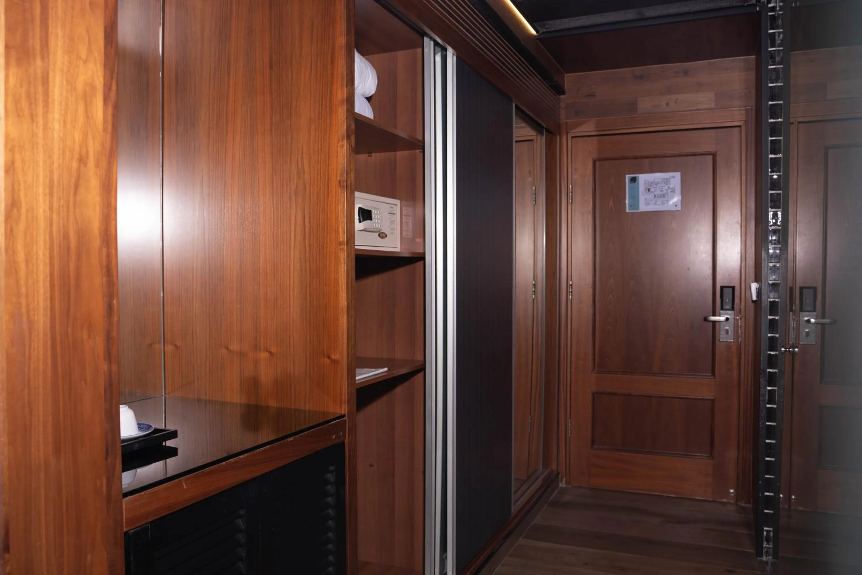 wardrobe in Garden Hotel Boutique & Events