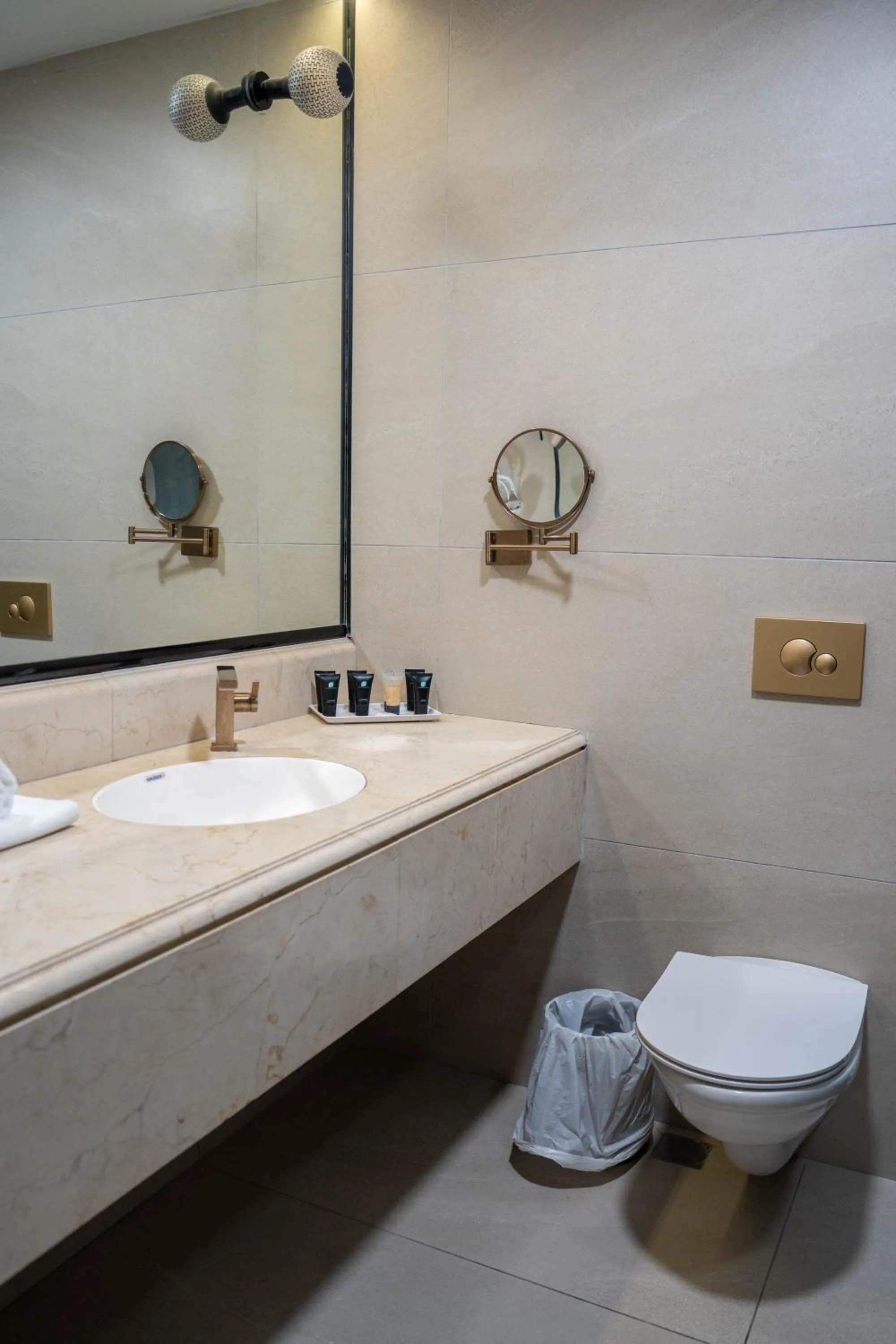 Toilet in Garden Hotel Boutique & Events