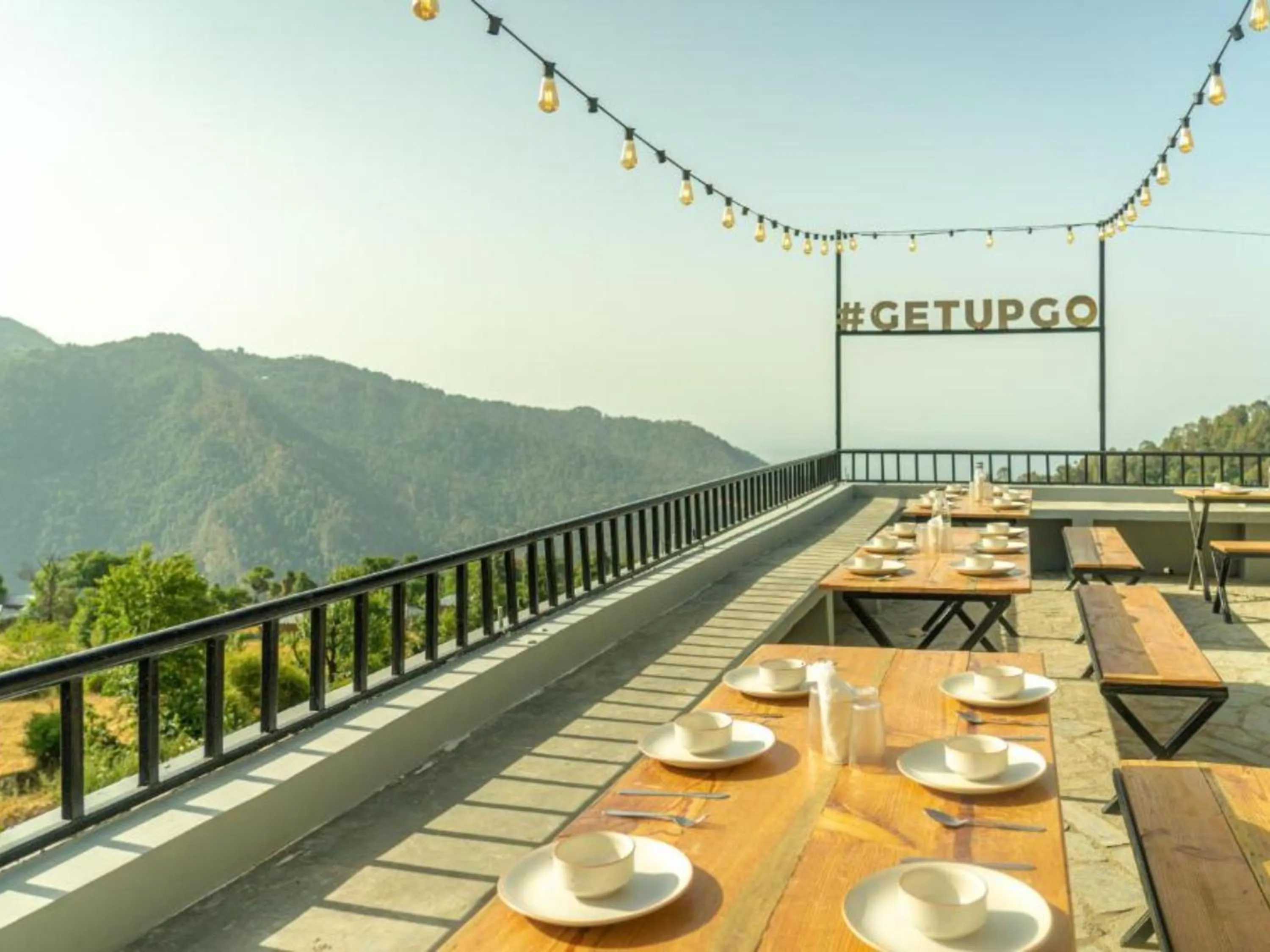 Restaurant/places to eat in The Hosteller Kareri