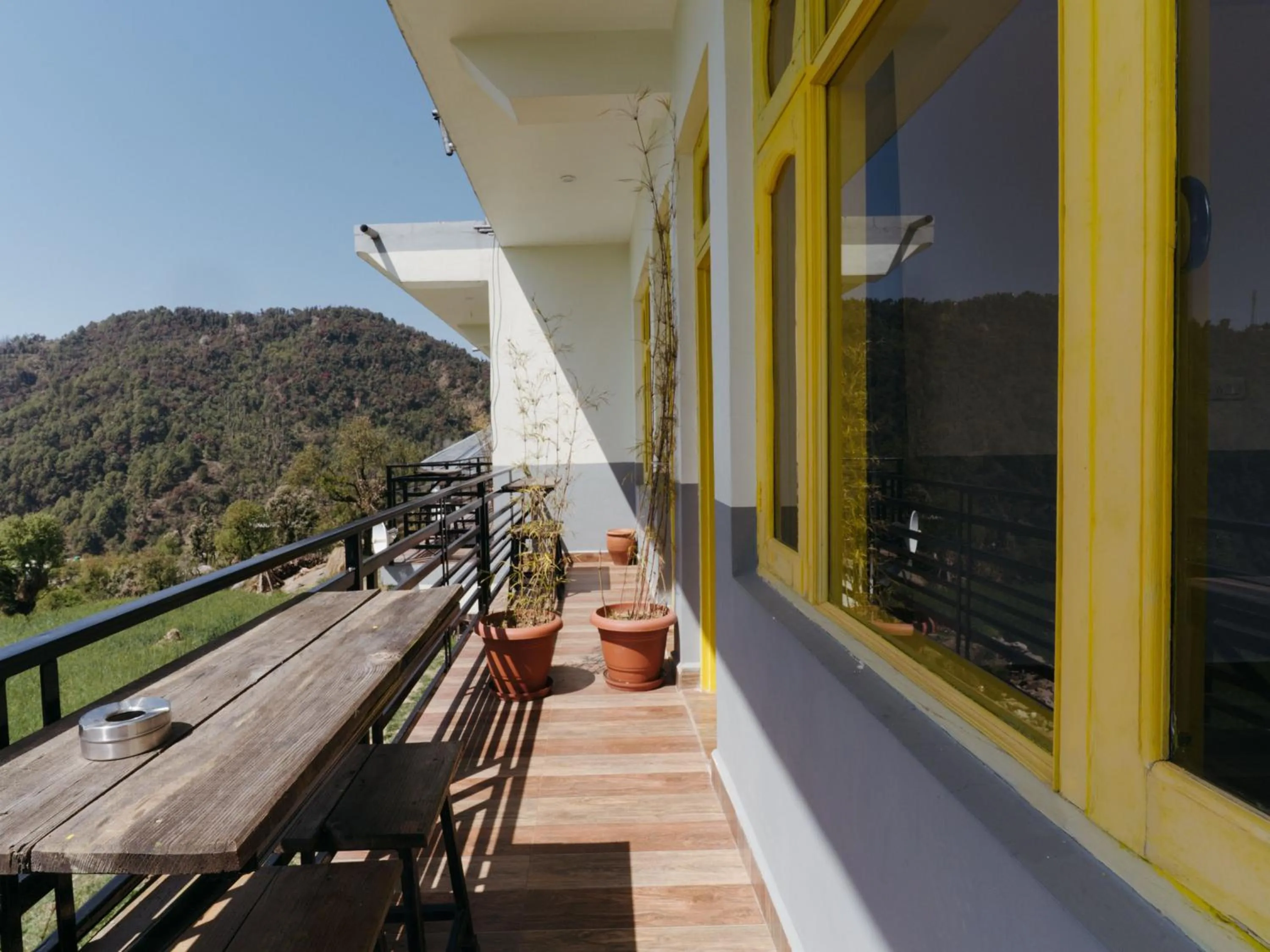 Patio in The Hosteller Kareri