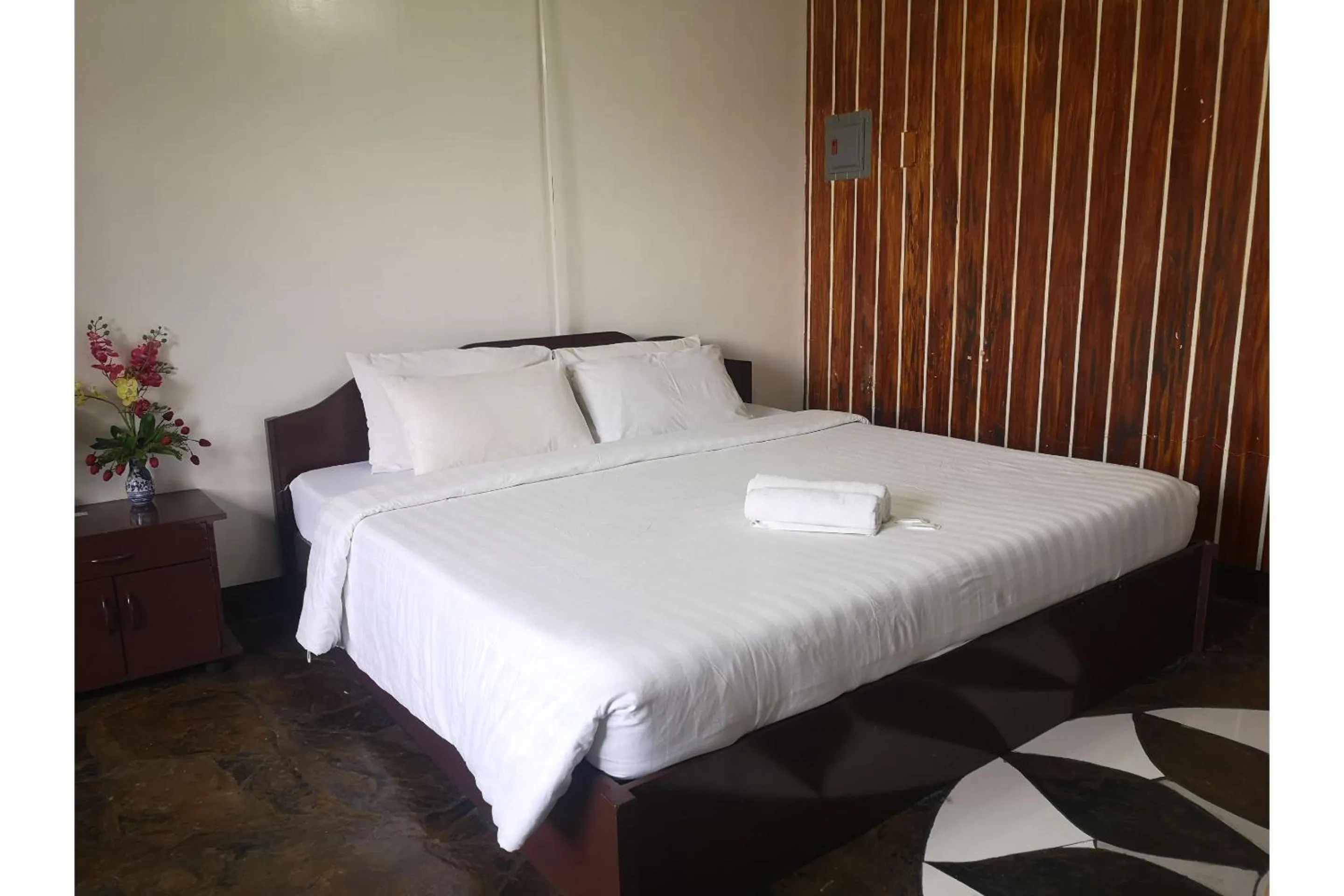 Bedroom in OYO 880 Flores De Musa Inn