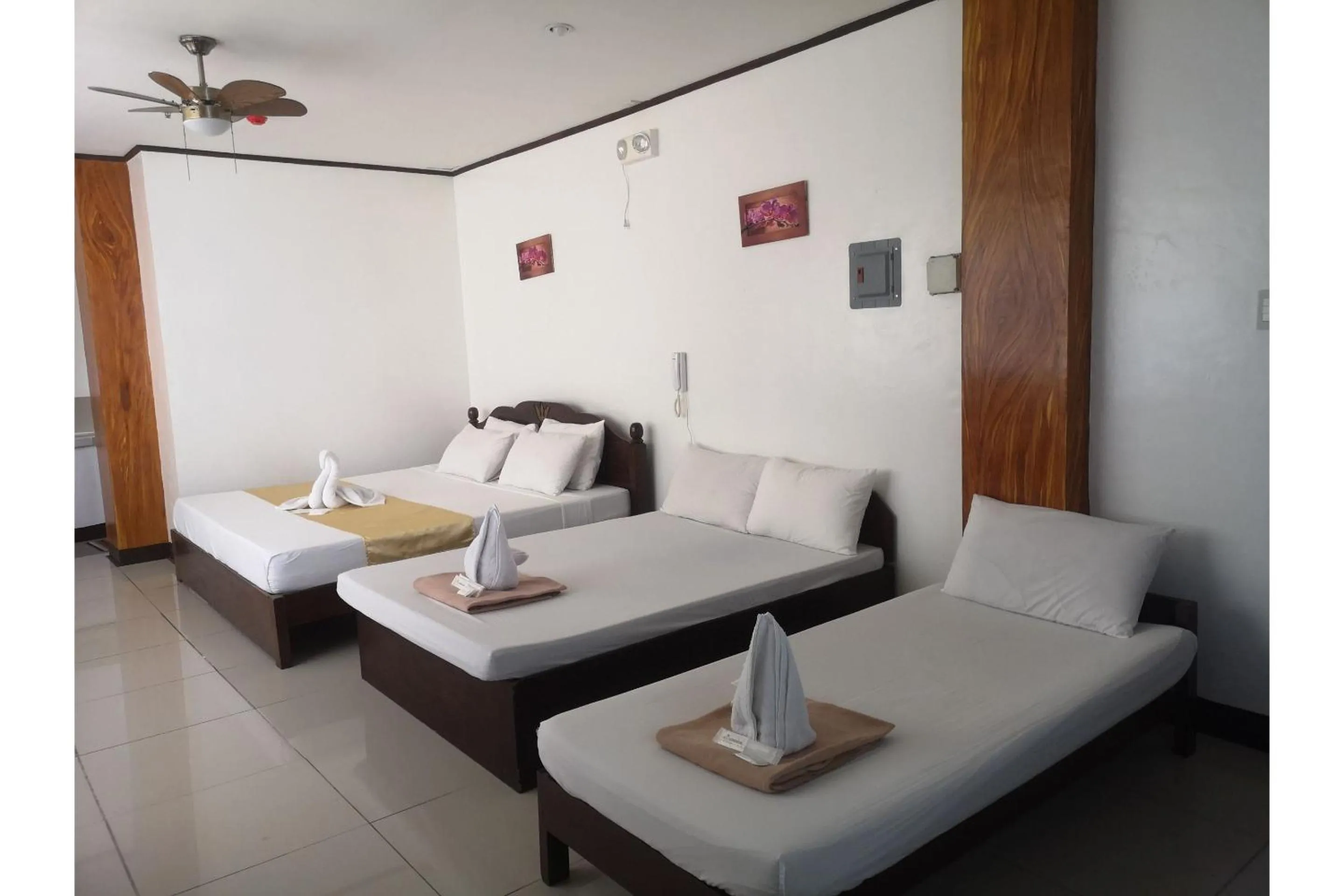 Bedroom in OYO 880 Flores De Musa Inn