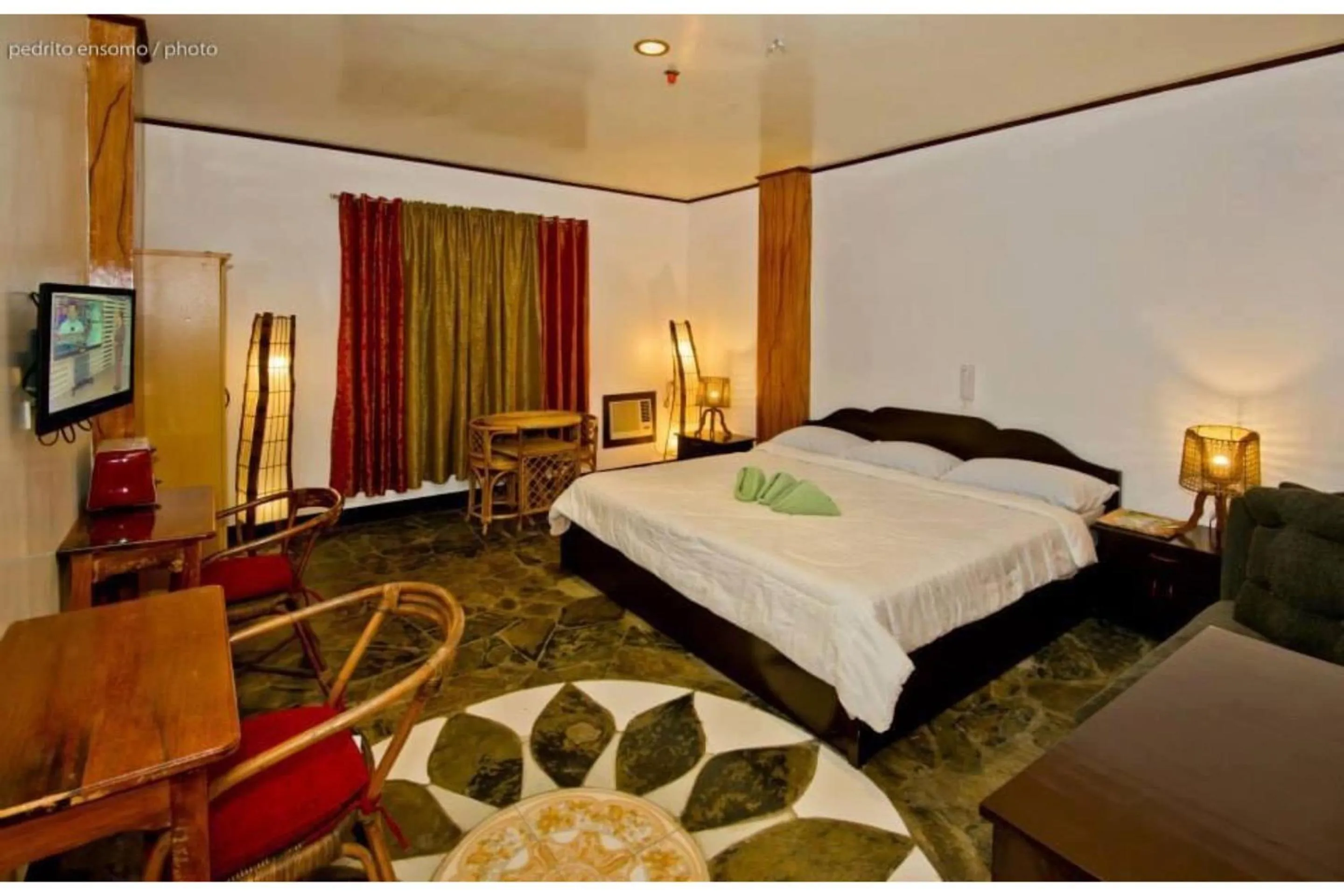 Bedroom in OYO 880 Flores De Musa Inn