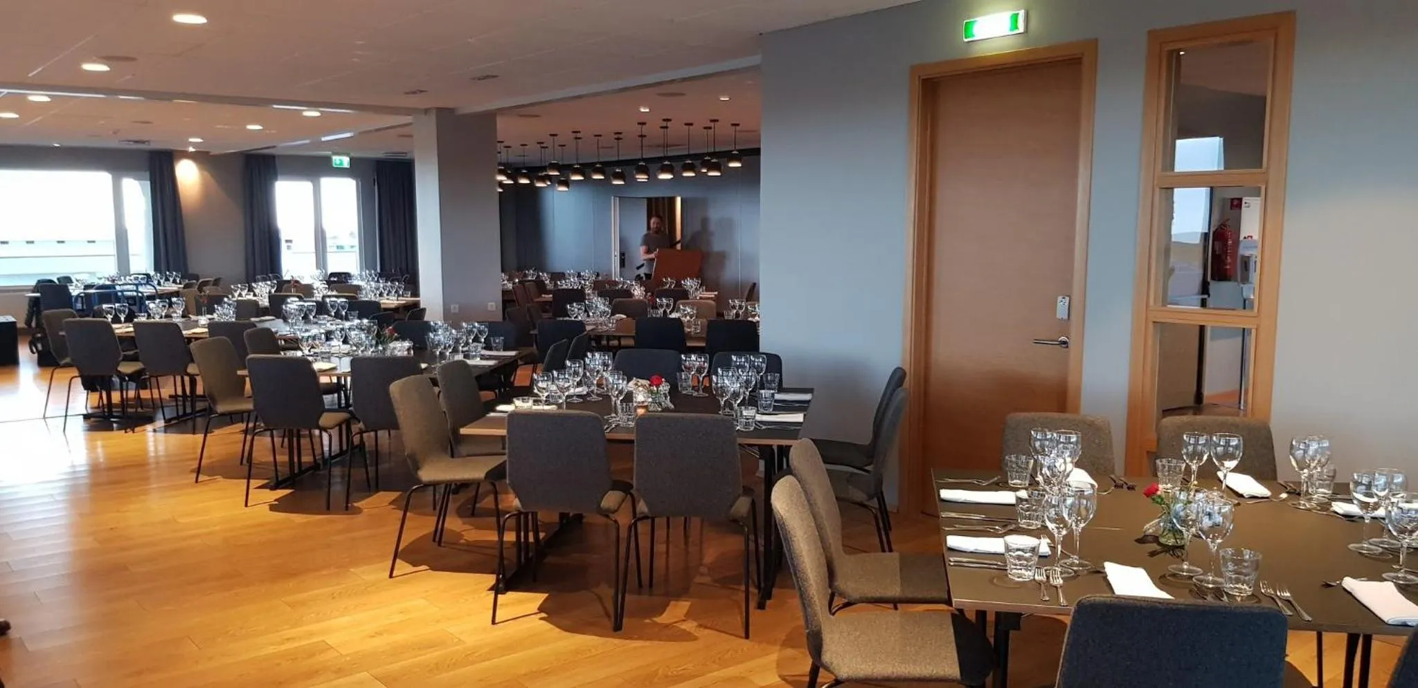 Restaurant/places to eat in Stracta Hotel