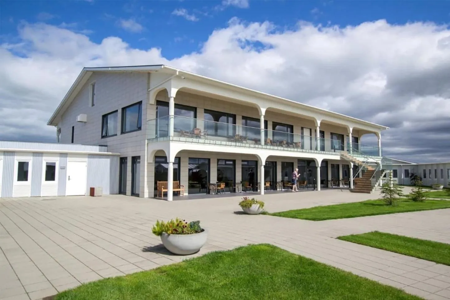 Facade/entrance in Stracta Hotel