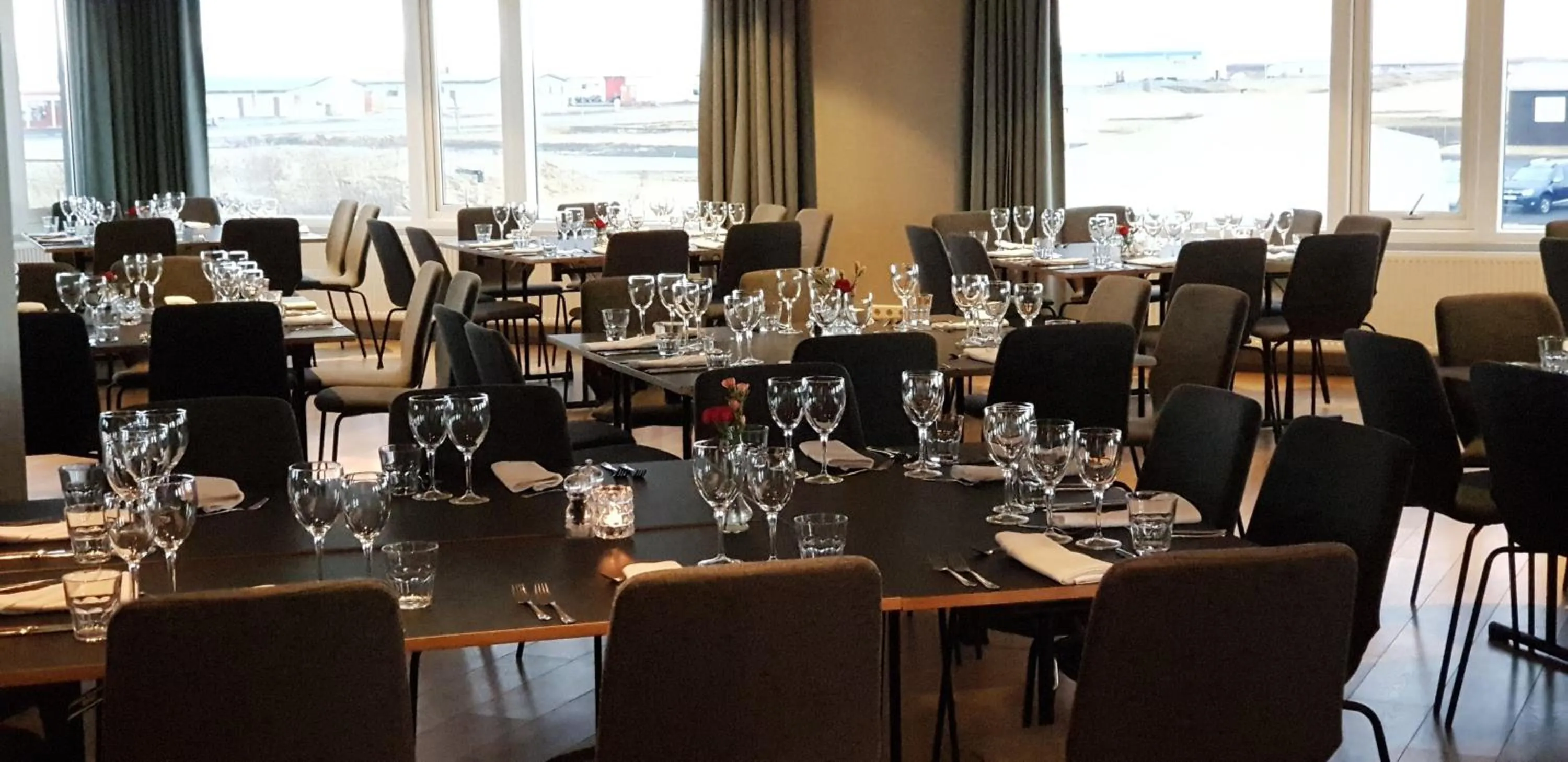 Dining area in Stracta Hotel