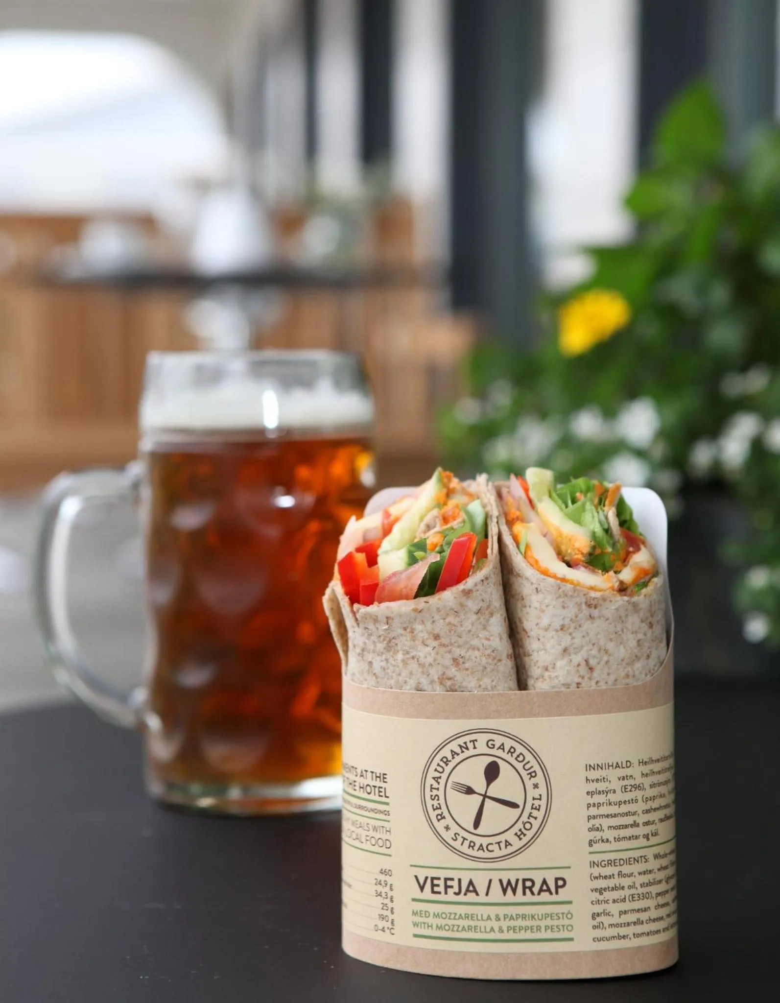 Restaurant/places to eat in Stracta Hotel