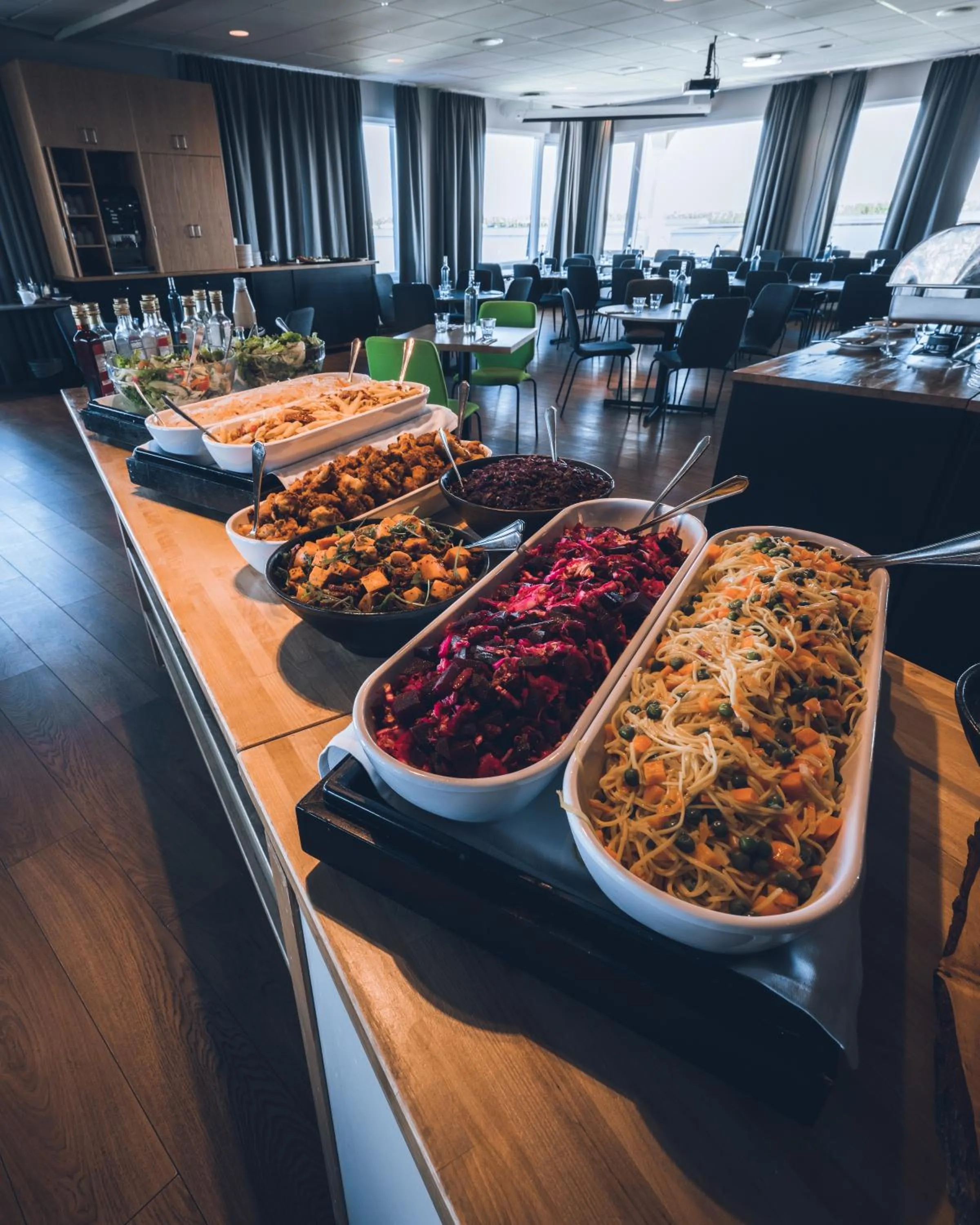 Food in Stracta Hotel