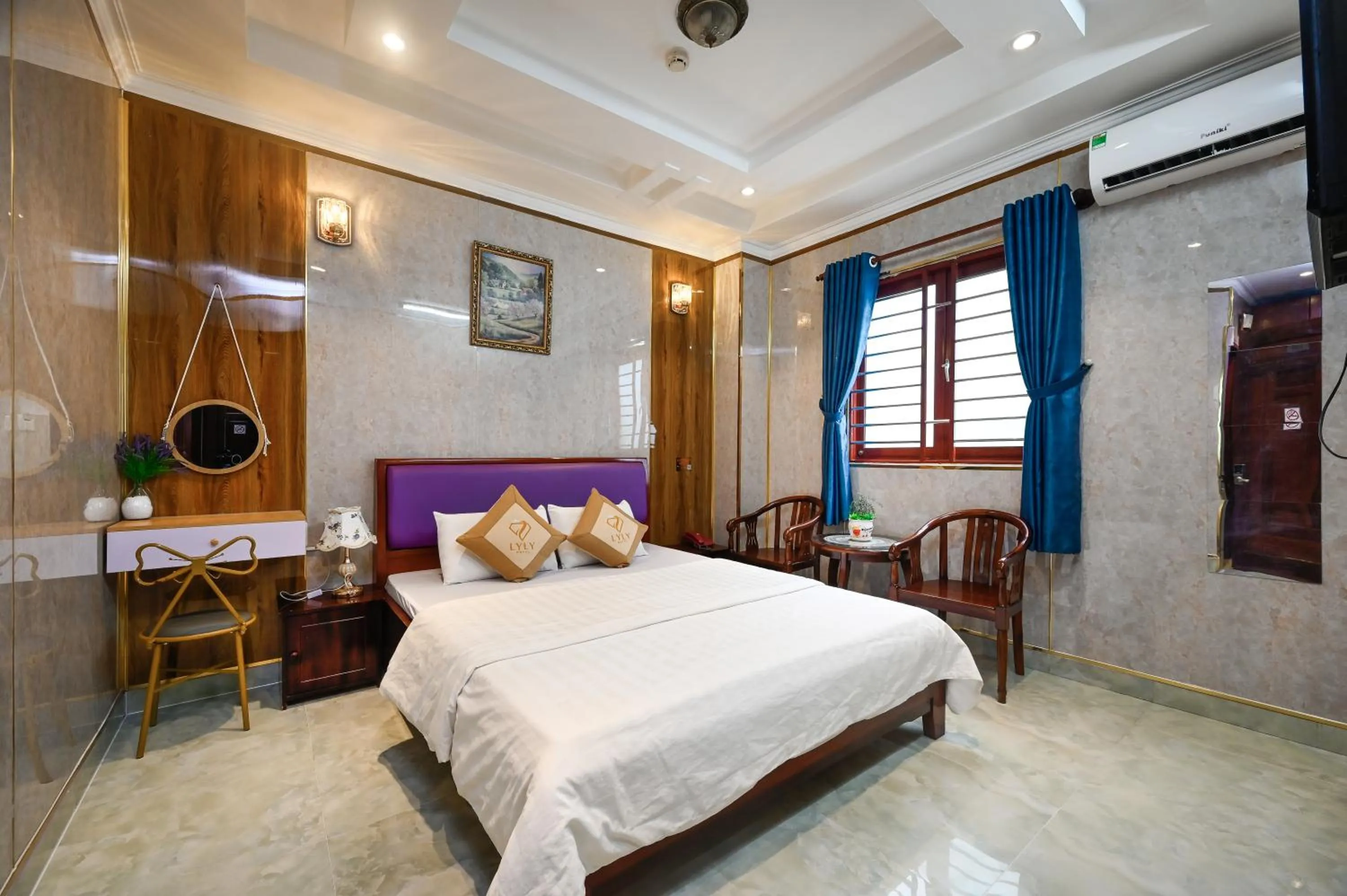 TV and multimedia, Bed in Ly Ly Hotel