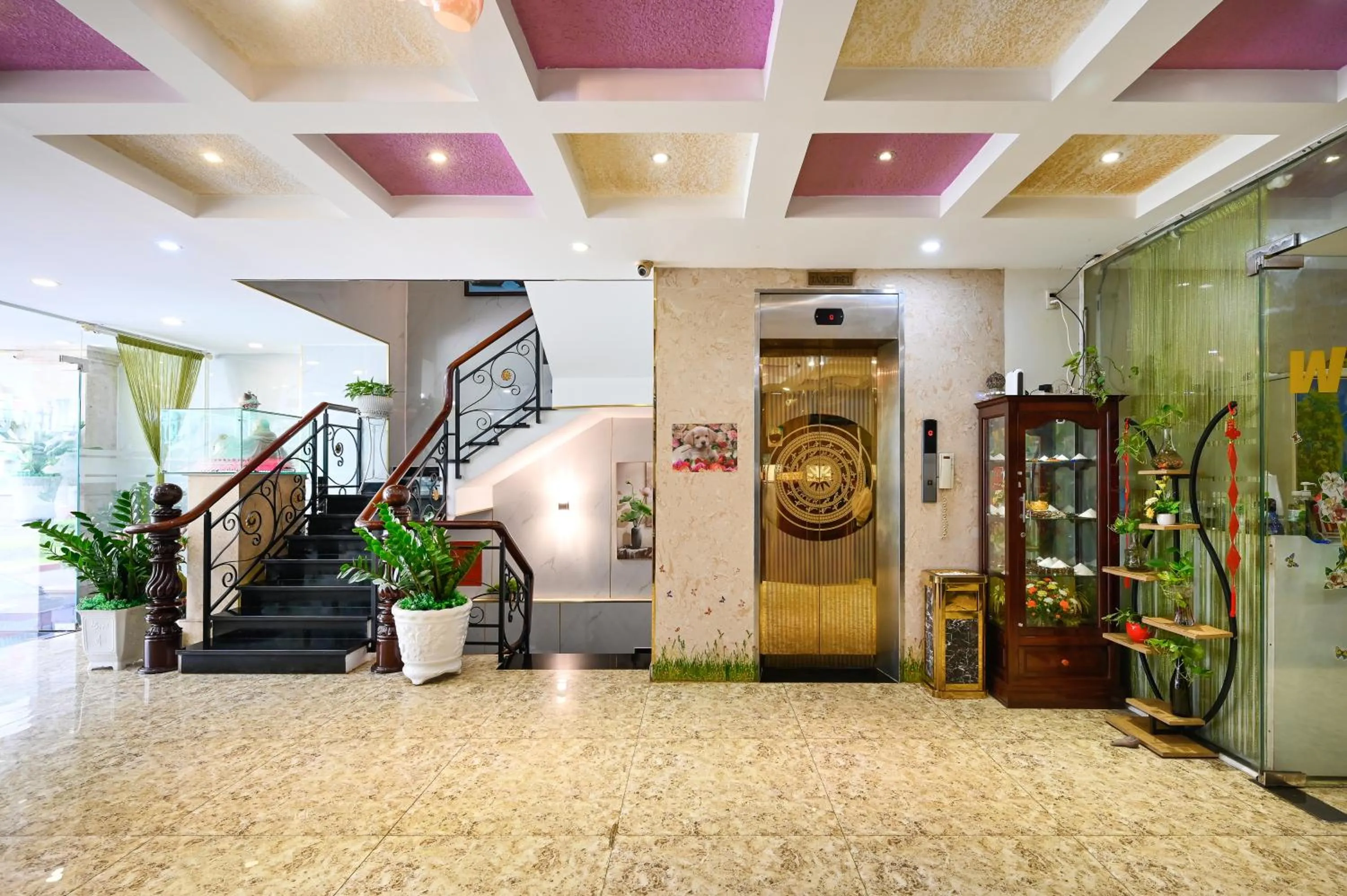 elevator in Ly Ly Hotel