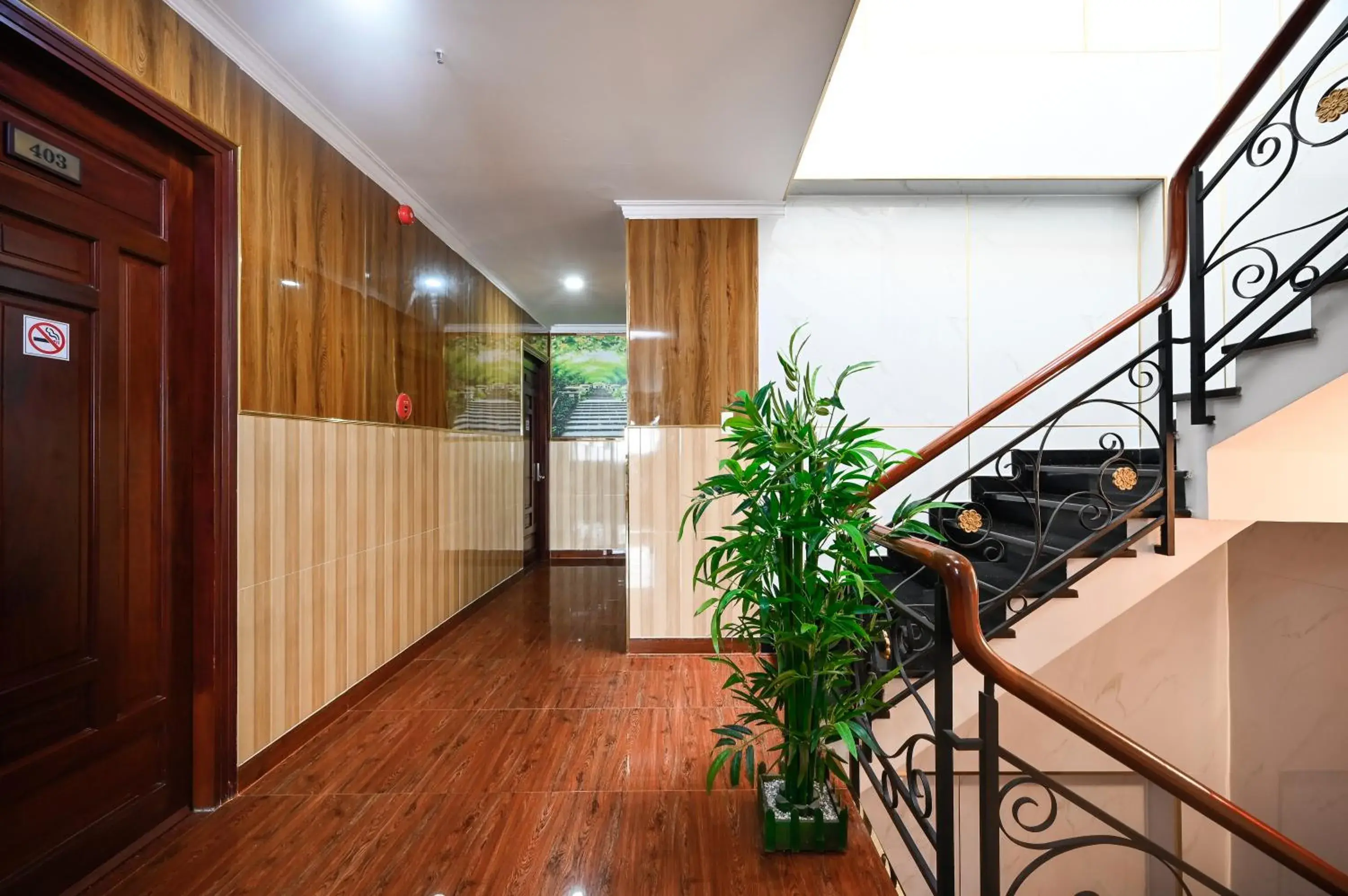 Property building in Ly Ly Hotel Property building in Ly Ly Hotel