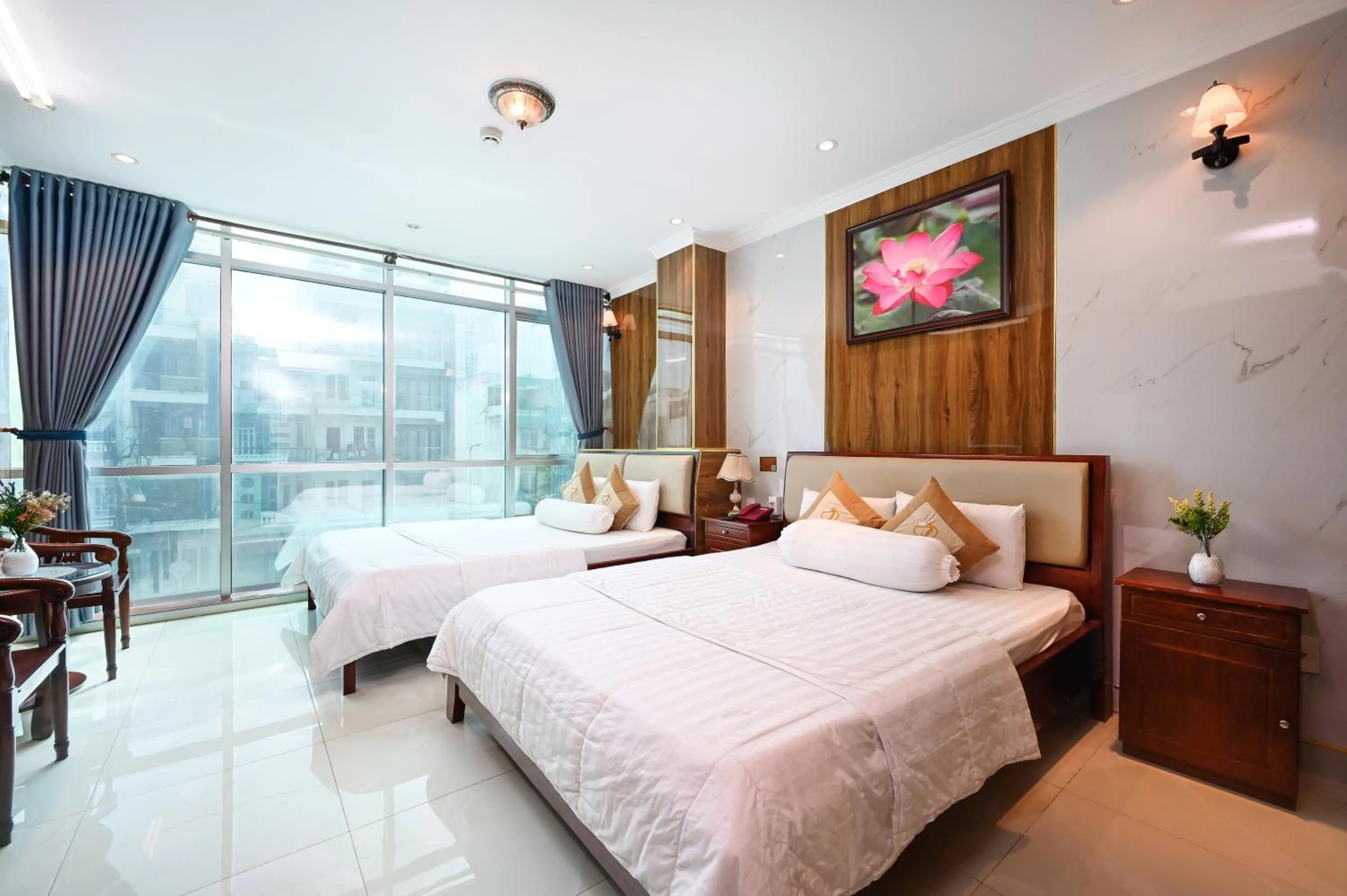 Photo of the whole room, Bed in Ly Ly Hotel