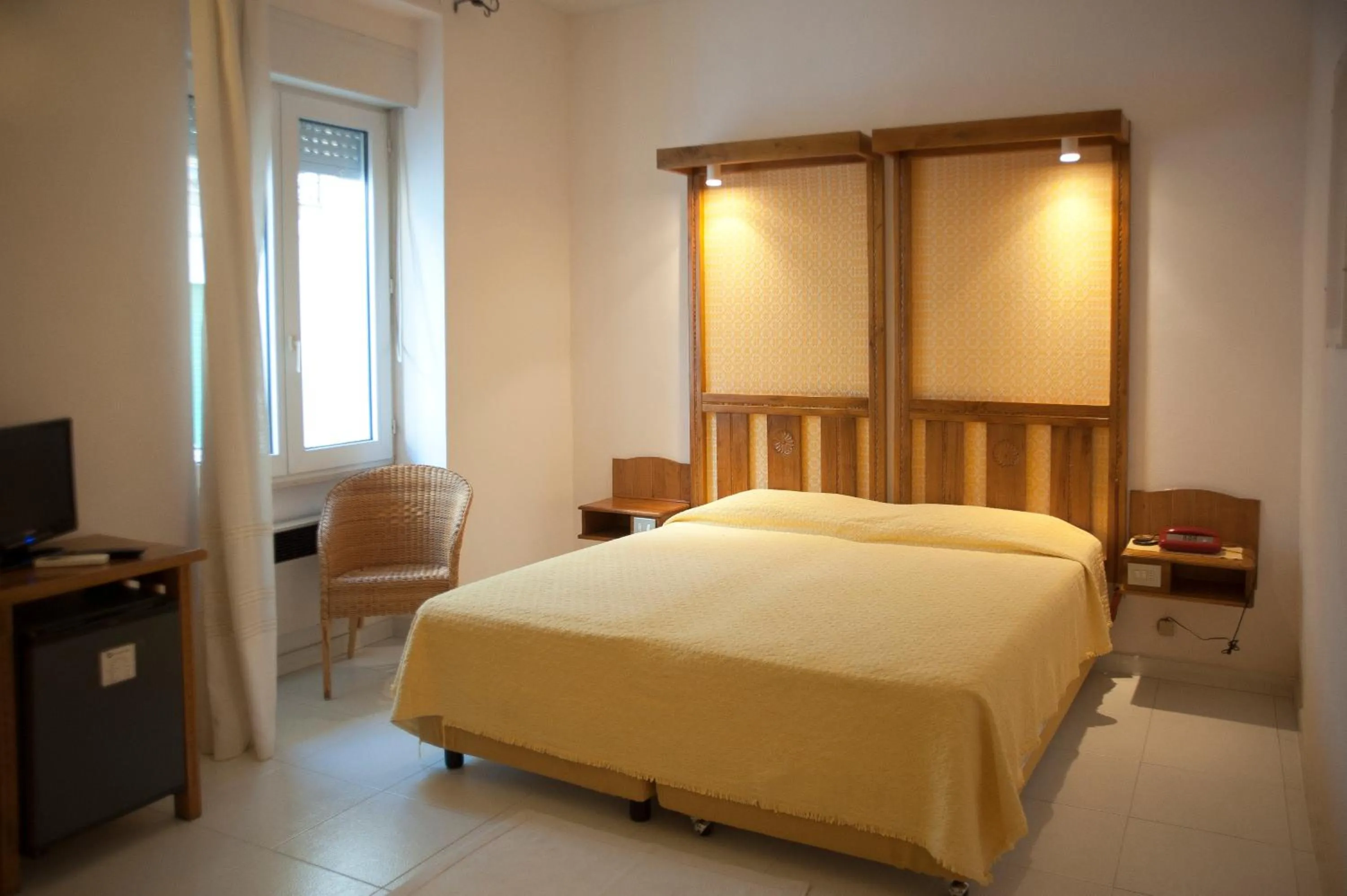 Bedroom, Bed in Albergo Miramare