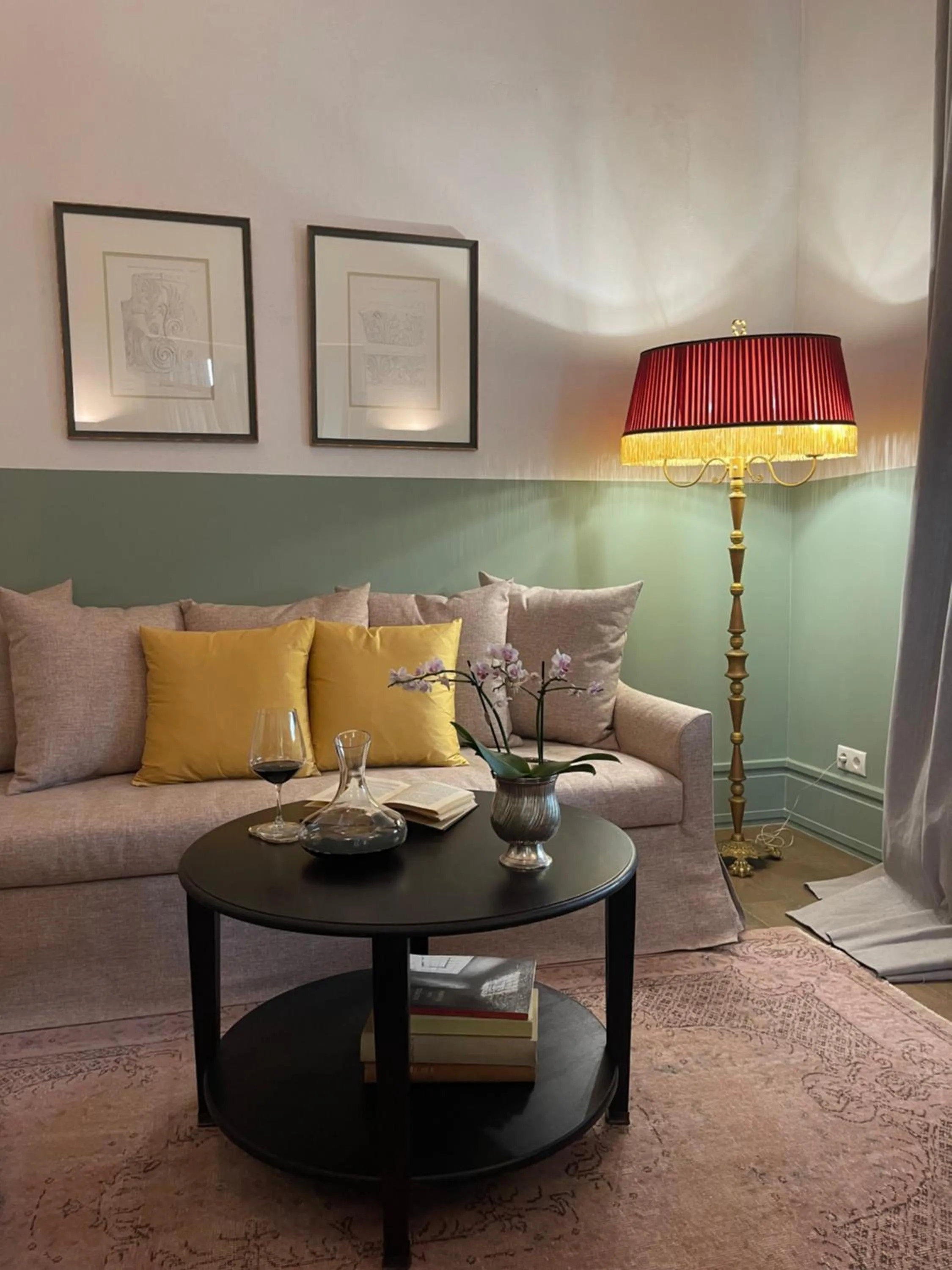 Seating area in ATHINAIDOS QUARTERS by K&K