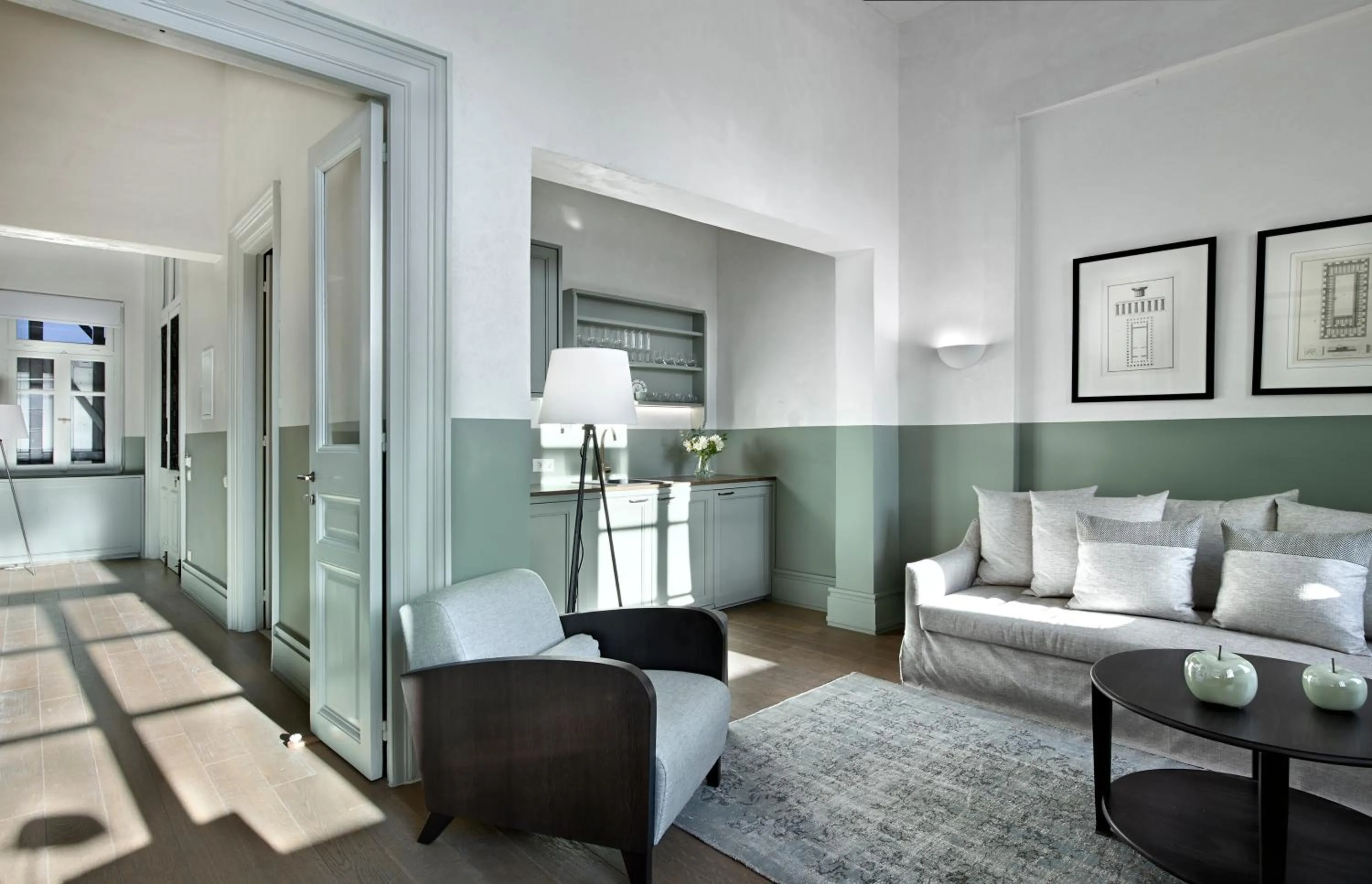 Living room, Bed in ATHINAIDOS QUARTERS by K&K