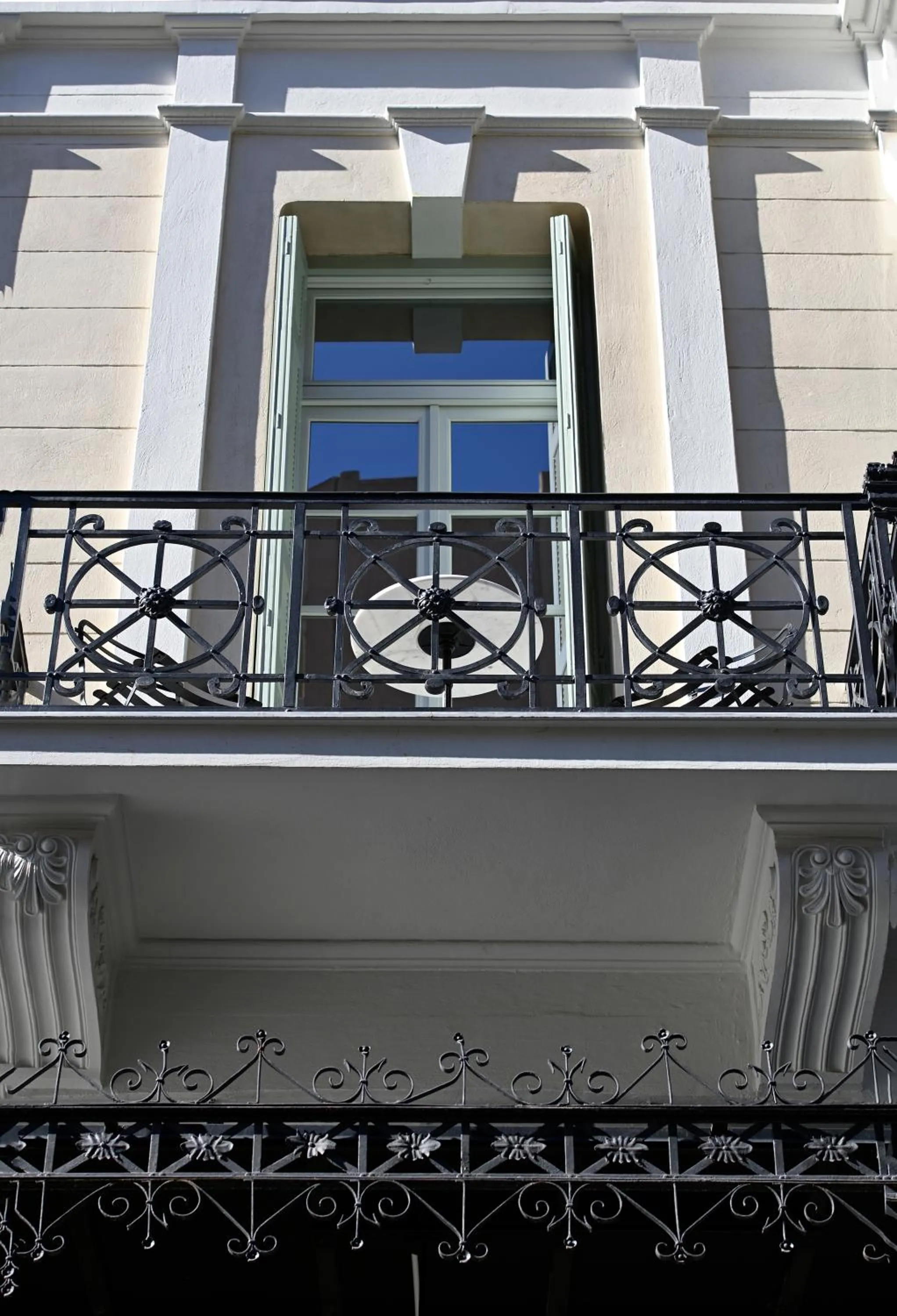 Balcony/Terrace in ATHINAIDOS QUARTERS by K&K