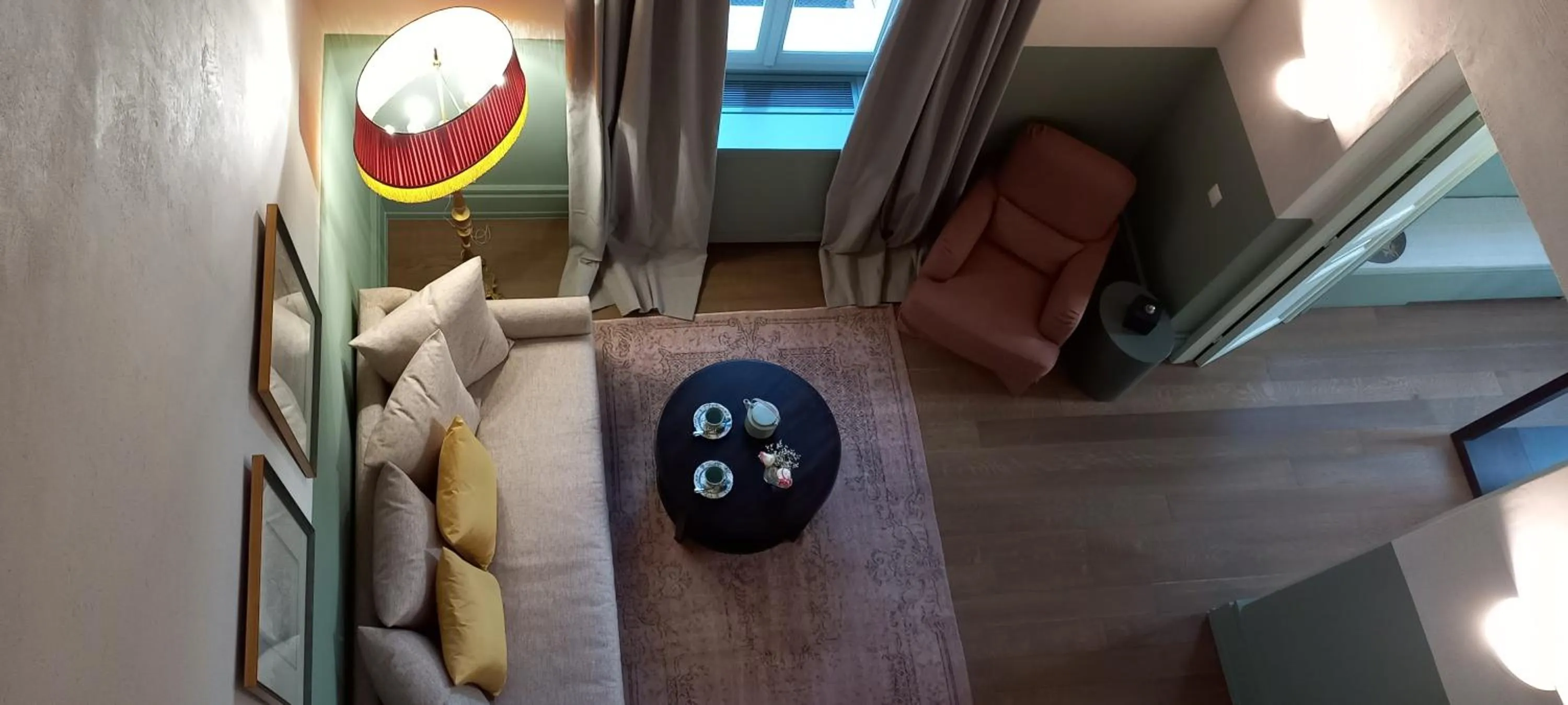 Seating area, Bed in ATHINAIDOS QUARTERS by K&K