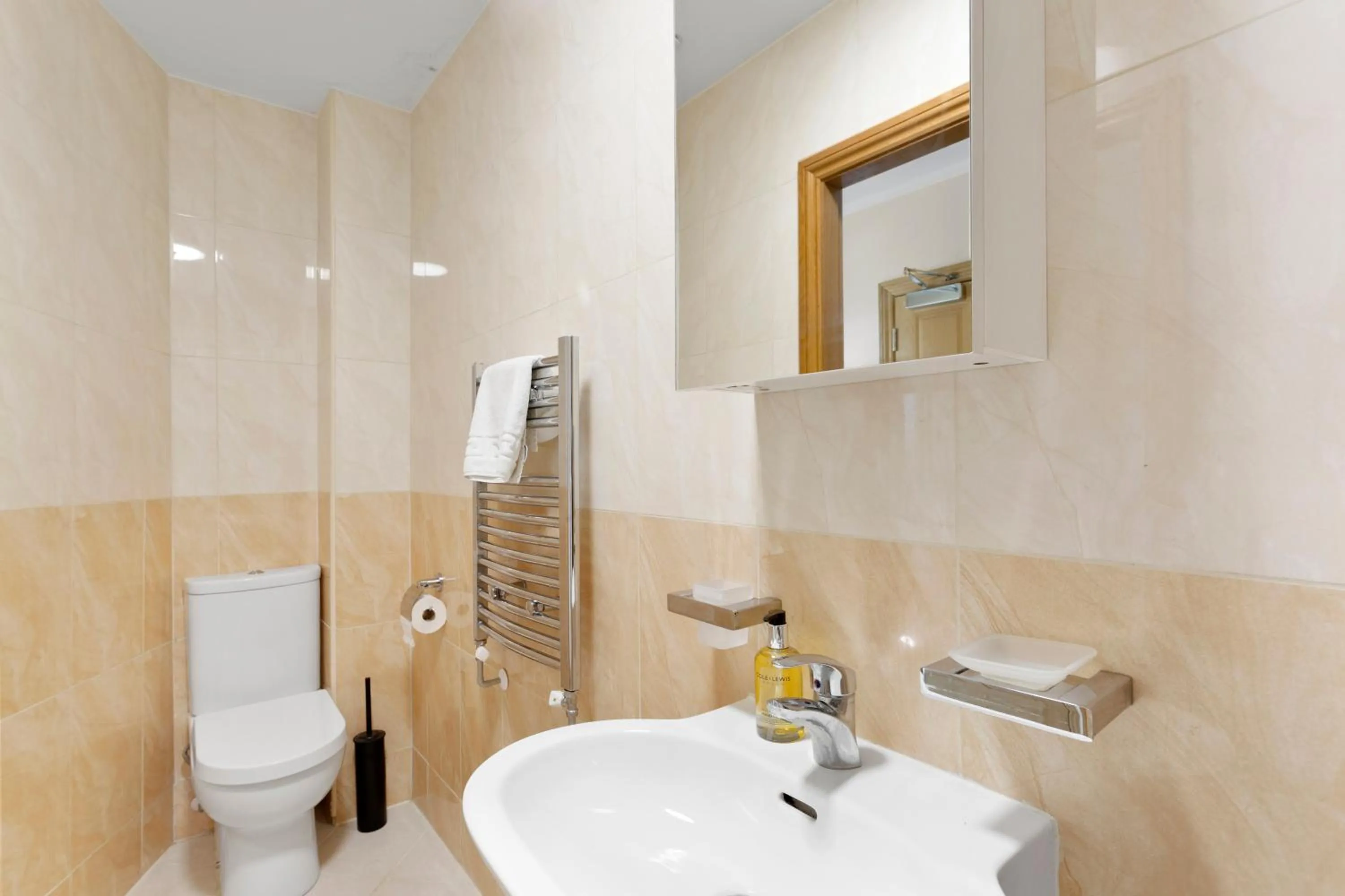 Bathroom in West One Studios