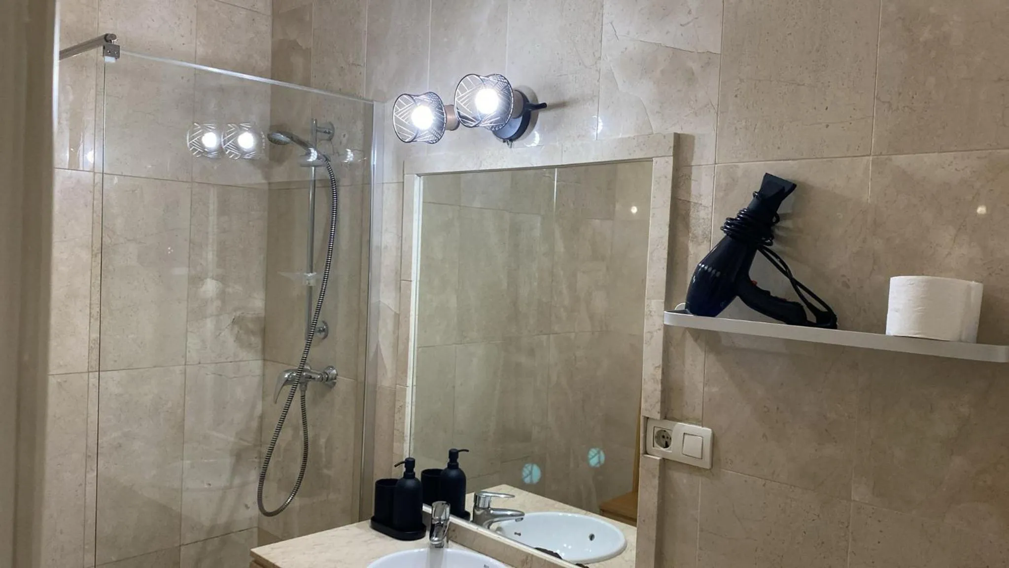Bathroom in Apartamento en el centro histórico by Málaga Planners