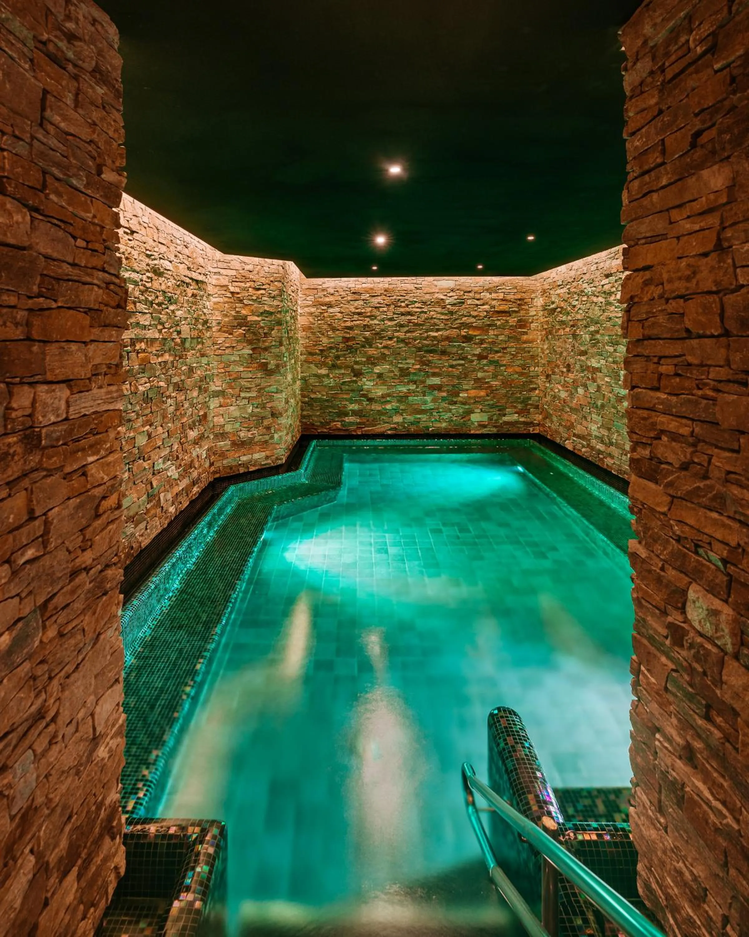Swimming pool in The Well