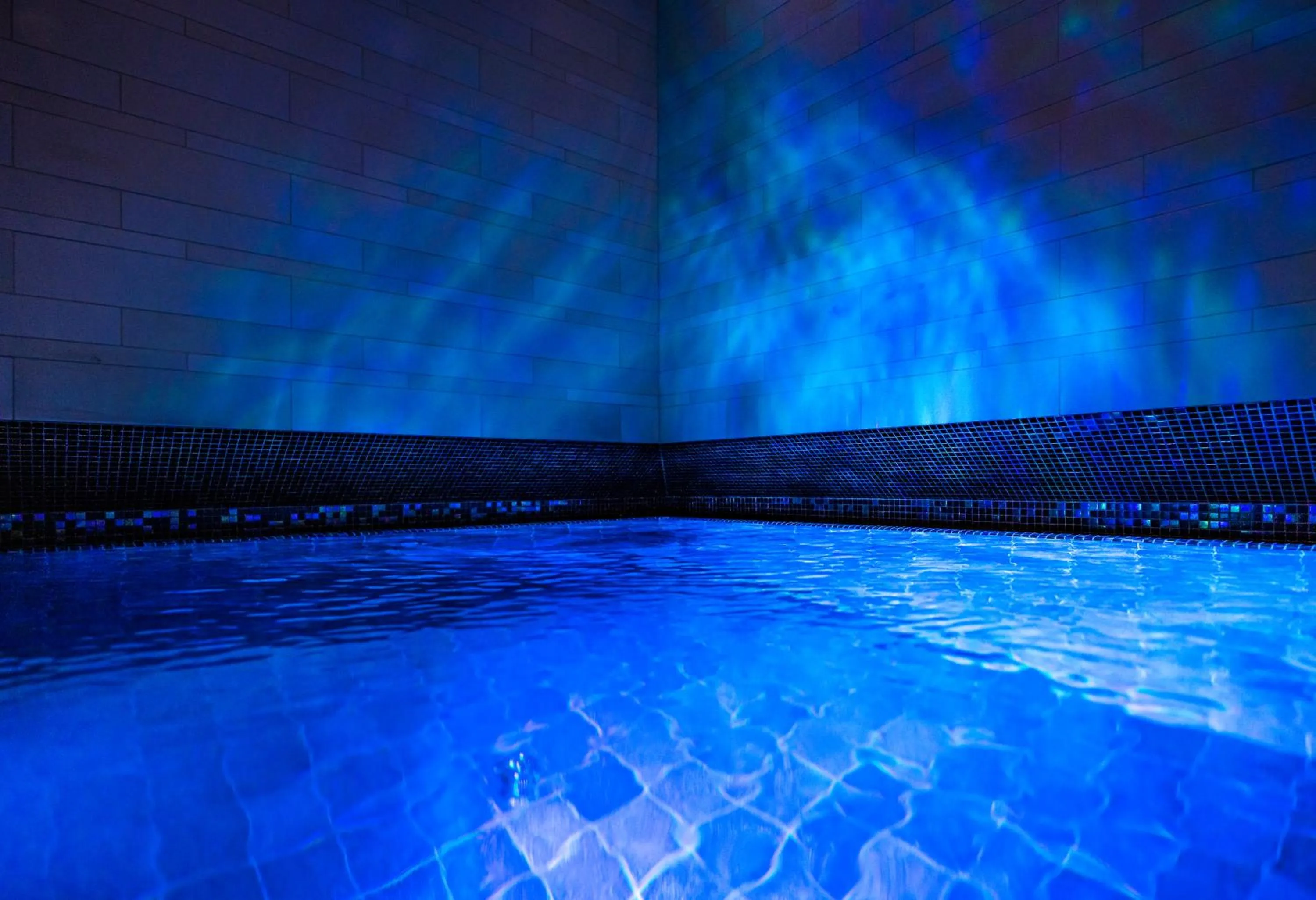 Swimming pool in The Well