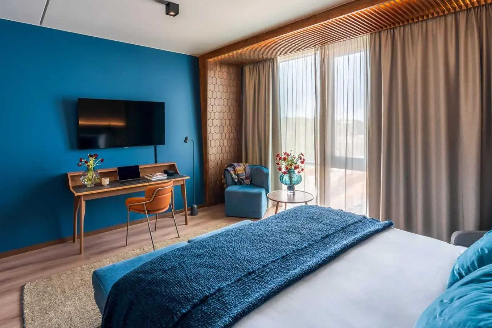 Executive Corner Suite in The Well Executive Corner Suite in The Well