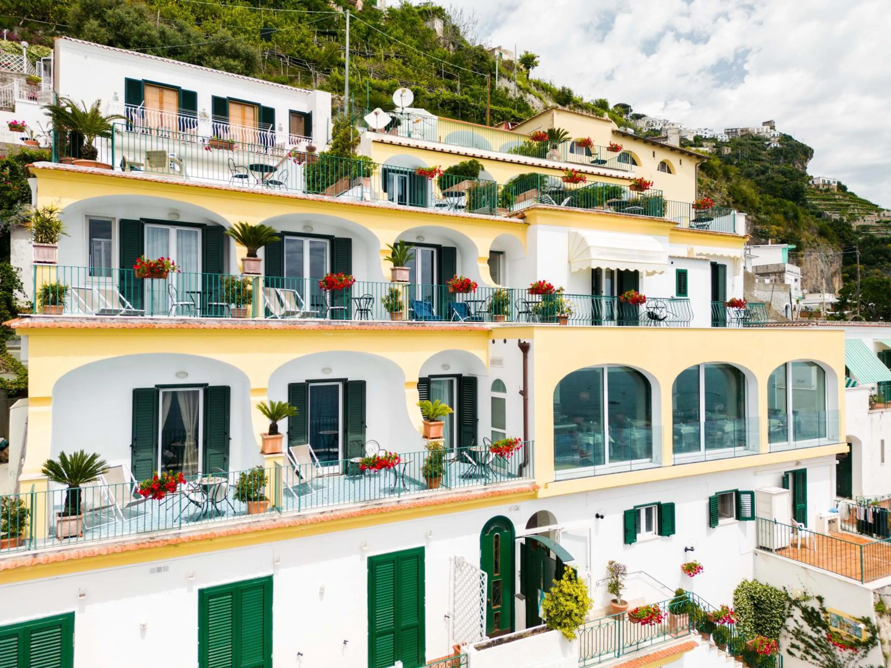 Property building in Hotel Il Nido