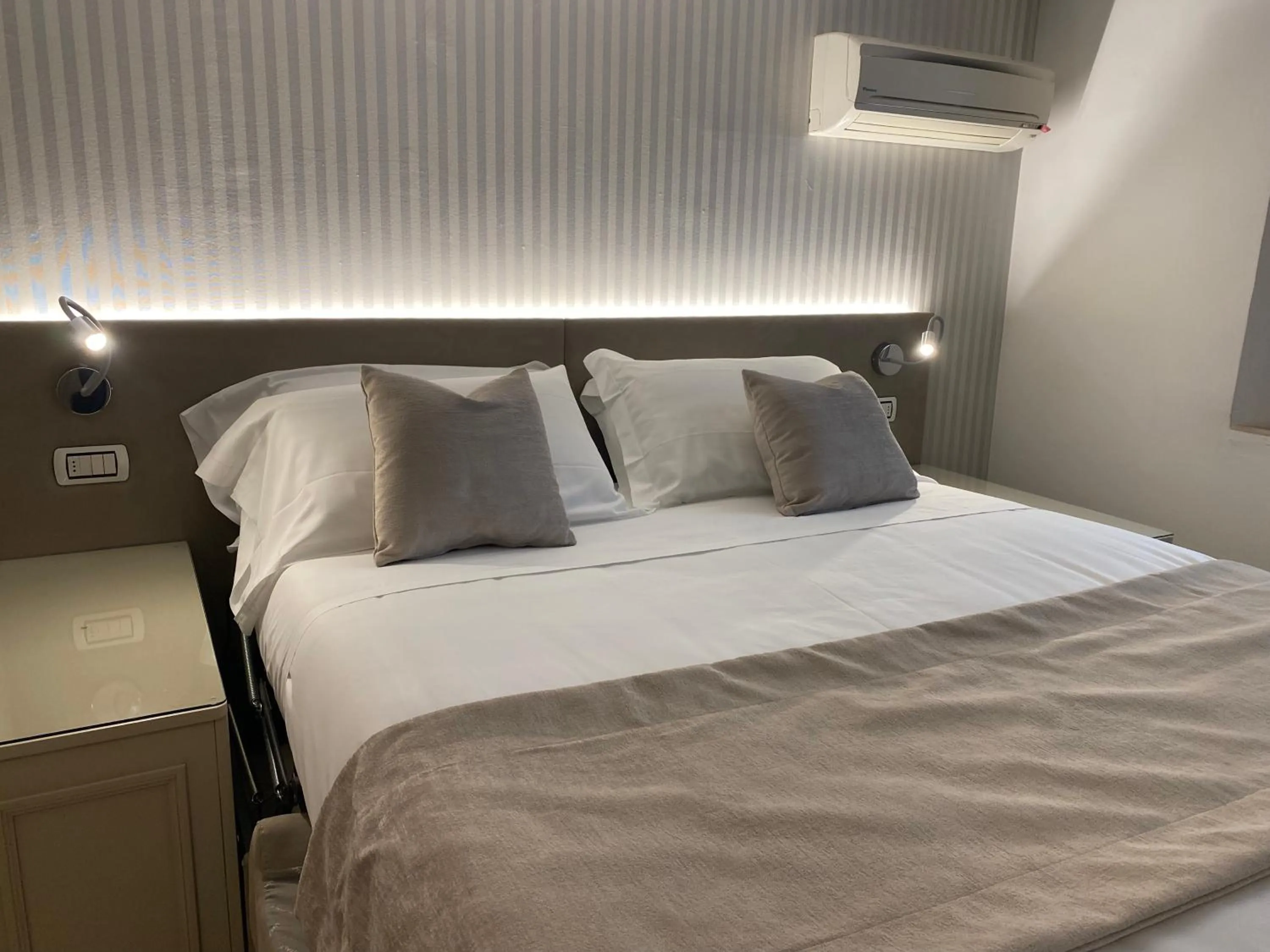 Bed in San Lio Tourist House