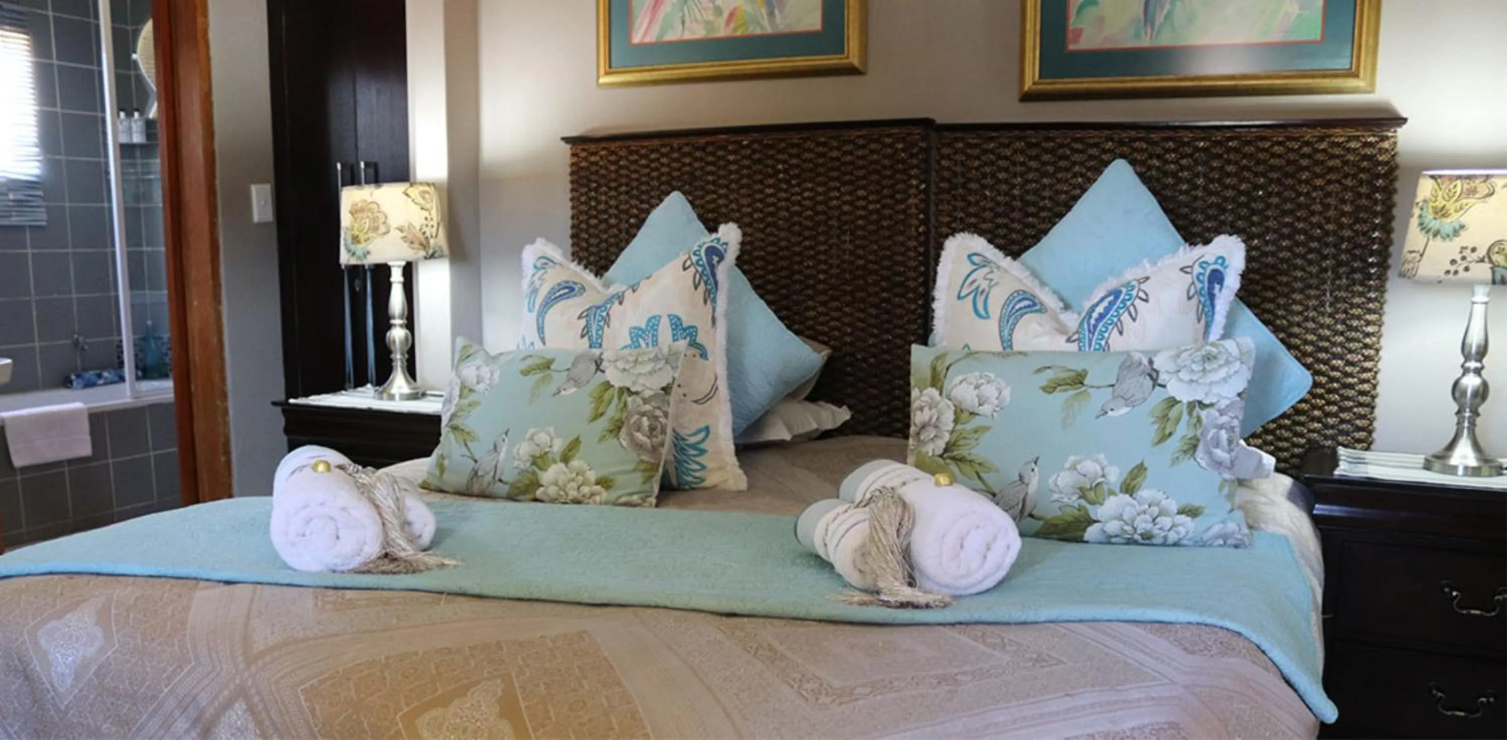 Deluxe Double or Twin Room with Garden View in De Stallen Guest Villas and Golf Course