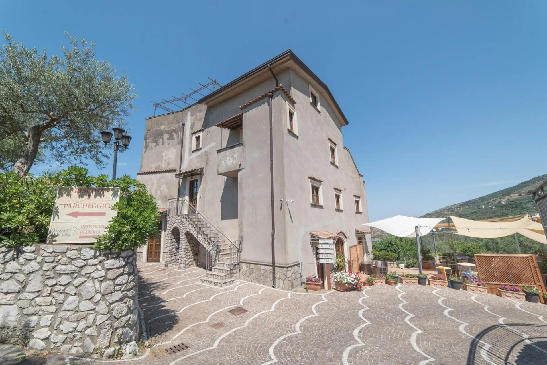 Property building in Il Casale del Golfo