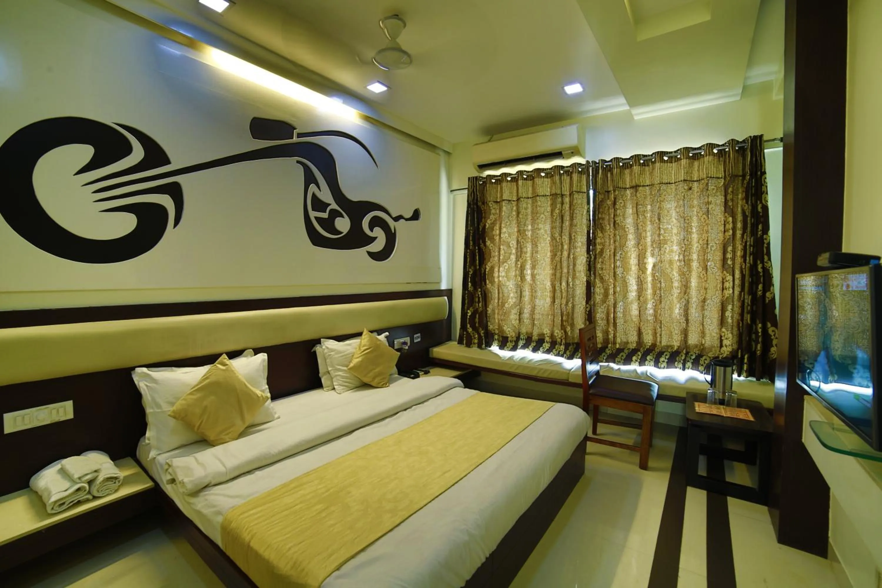 Bed in Hotel Shiv Villa