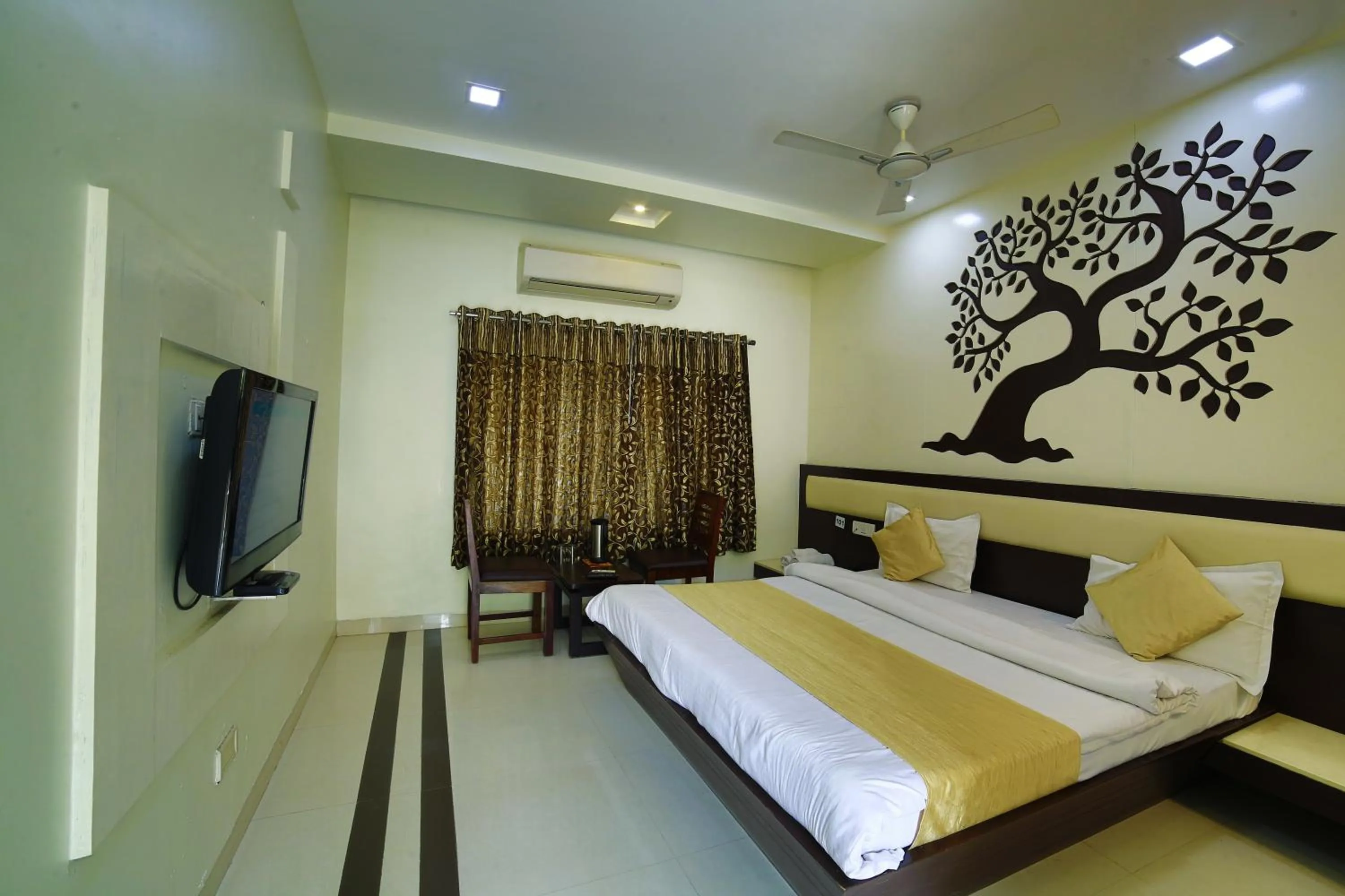 Bed in Hotel Shiv Villa