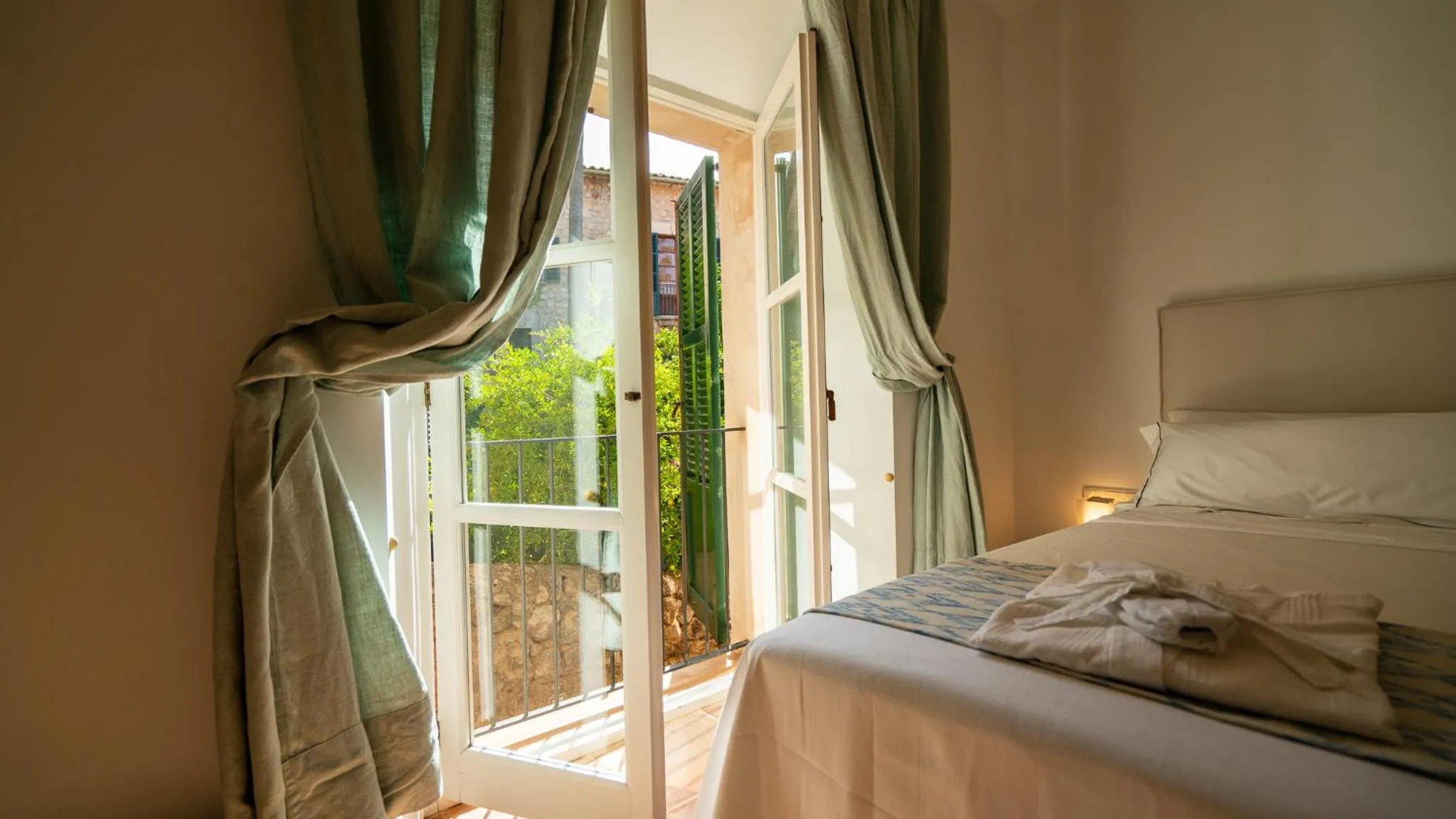 Bed in Hotel Can Verdera