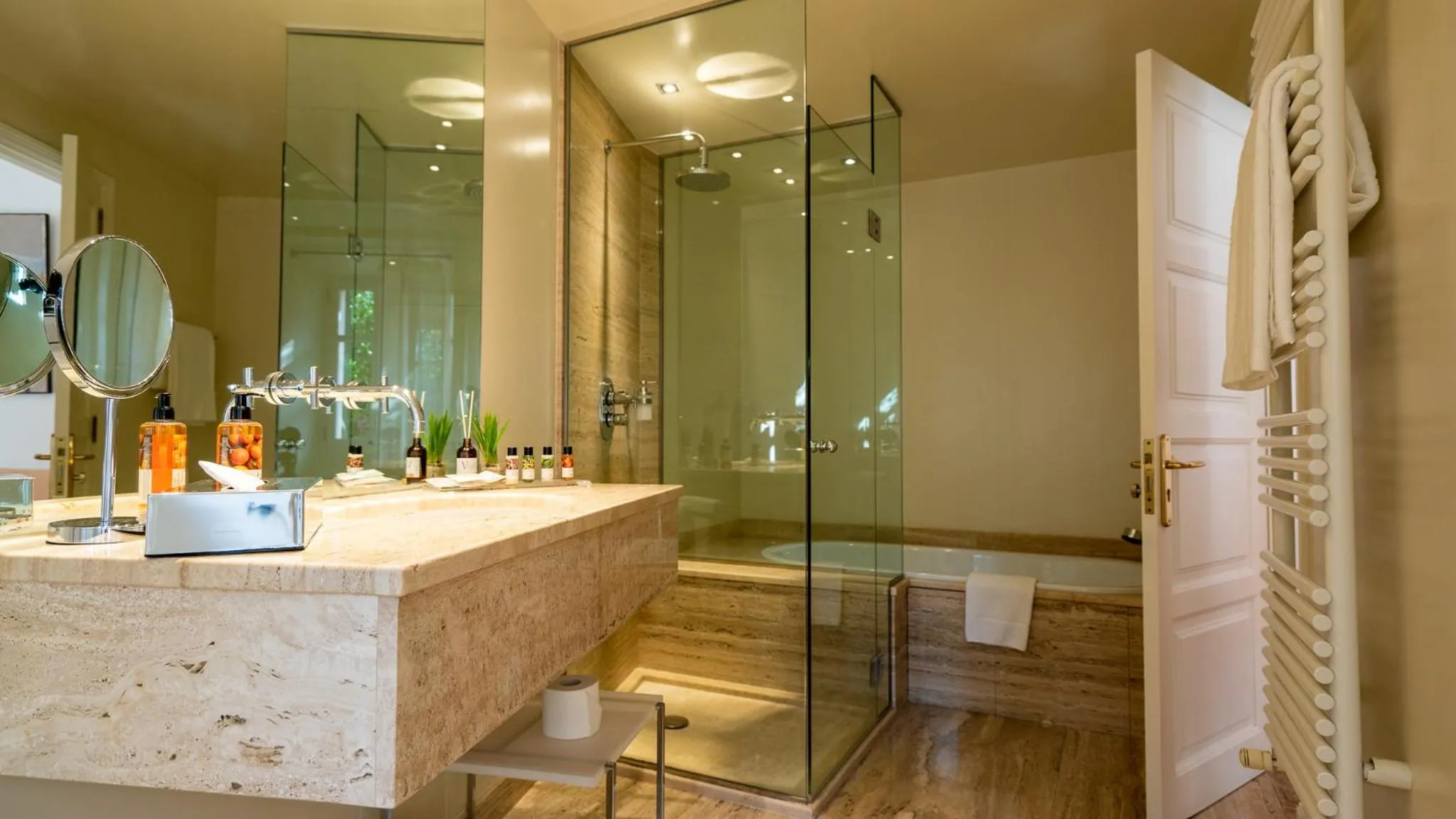 Bathroom in Hotel Can Verdera