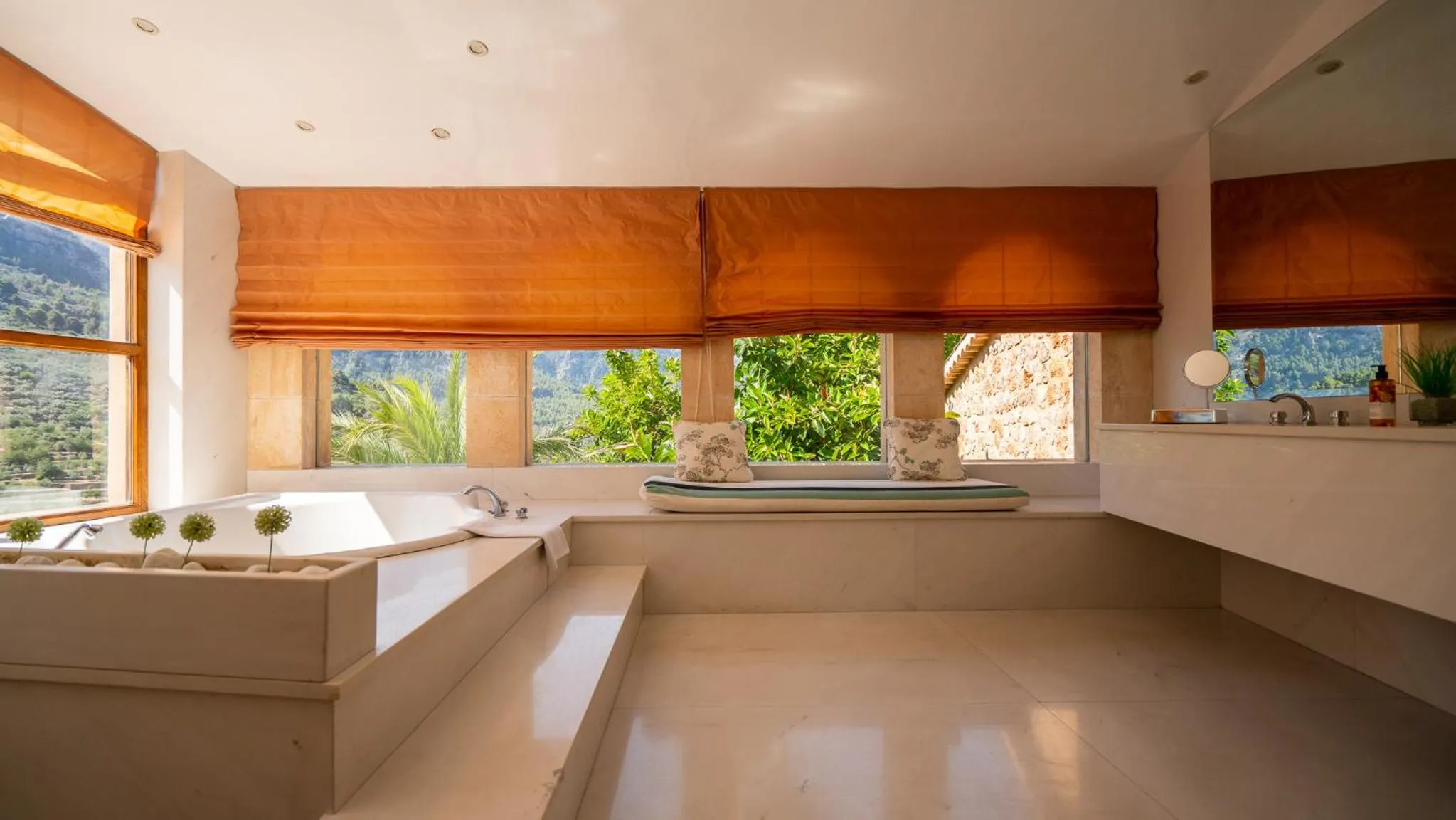 Bathroom in Hotel Can Verdera