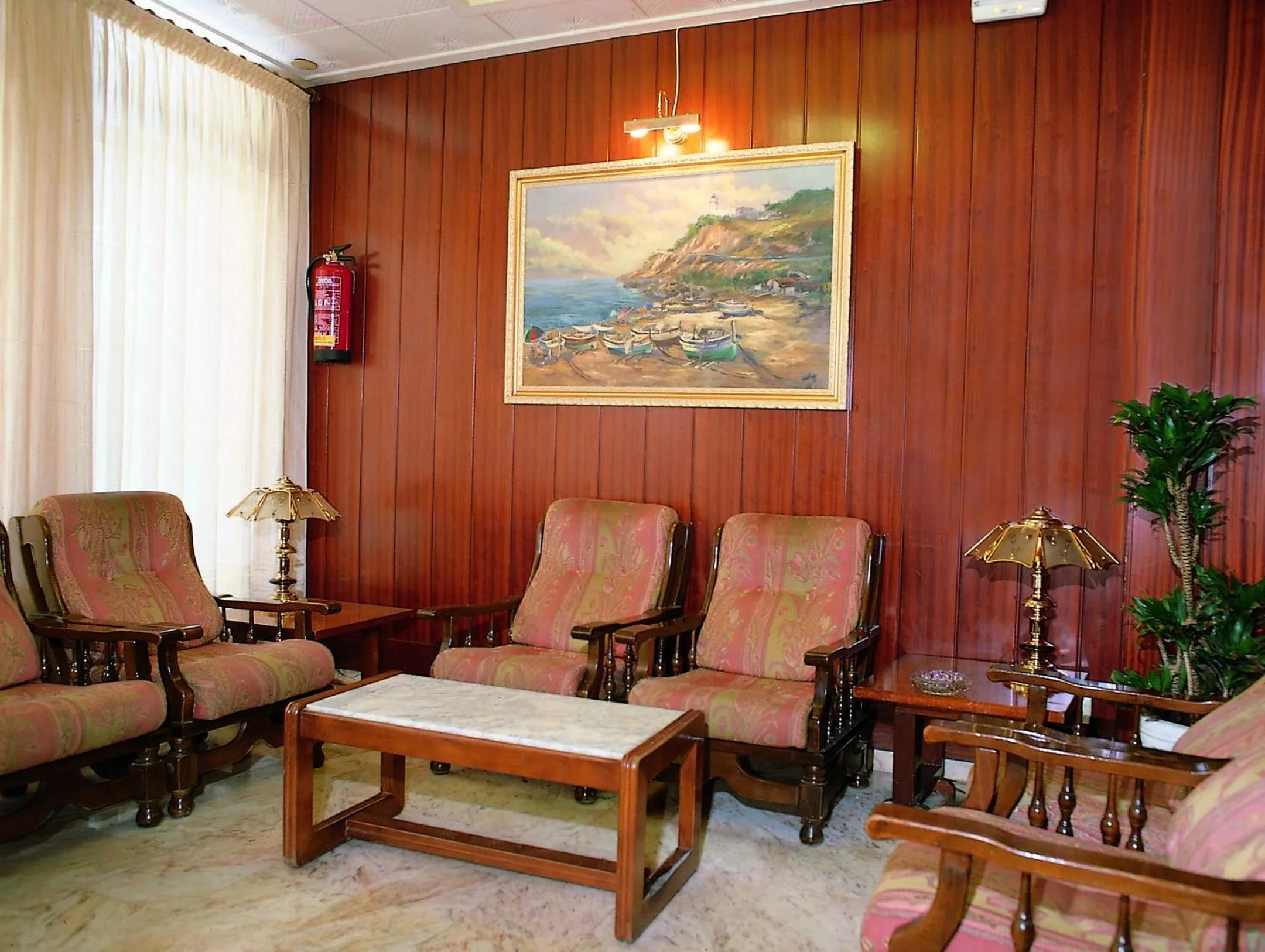 Lounge or bar in HOTEL CONTINENTAL