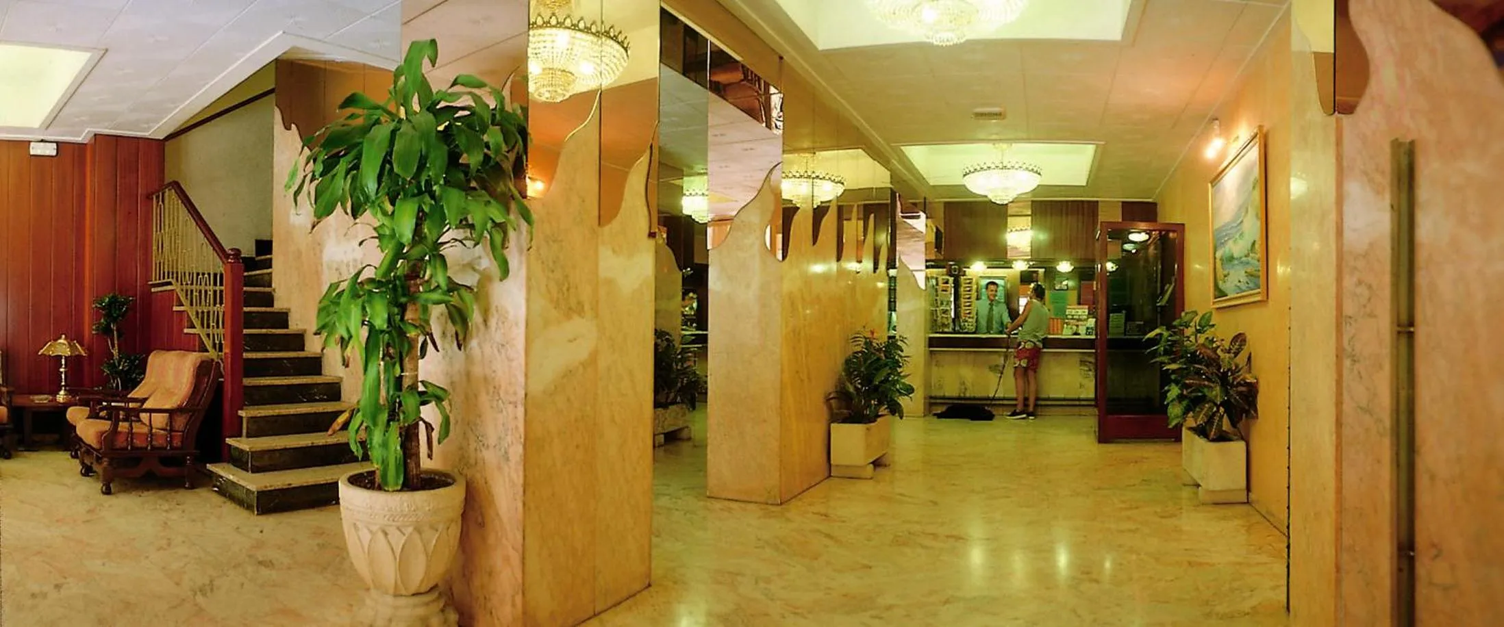 Lobby or reception in HOTEL CONTINENTAL