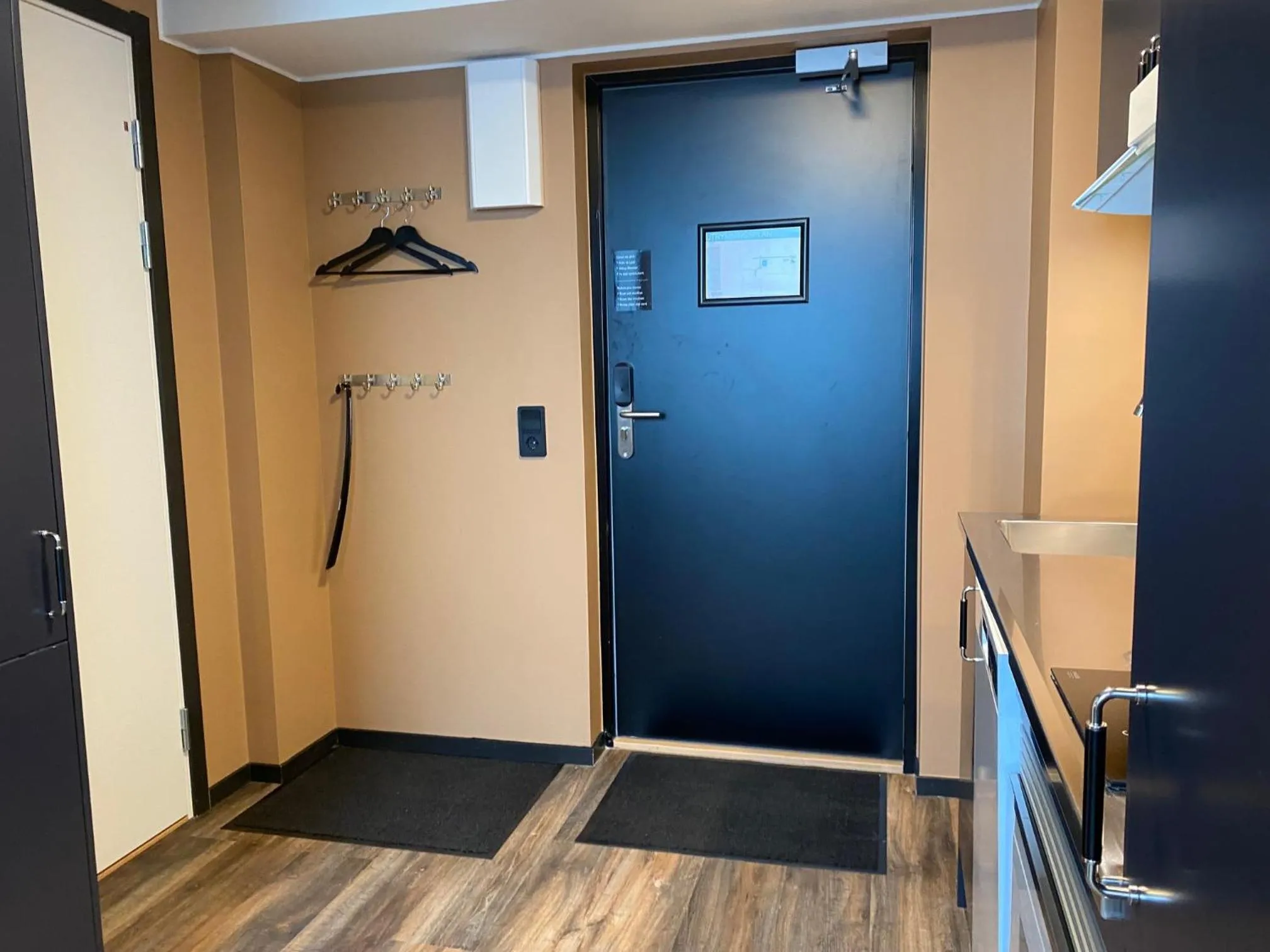 Photo of the whole room in Magnolia House Sollentuna