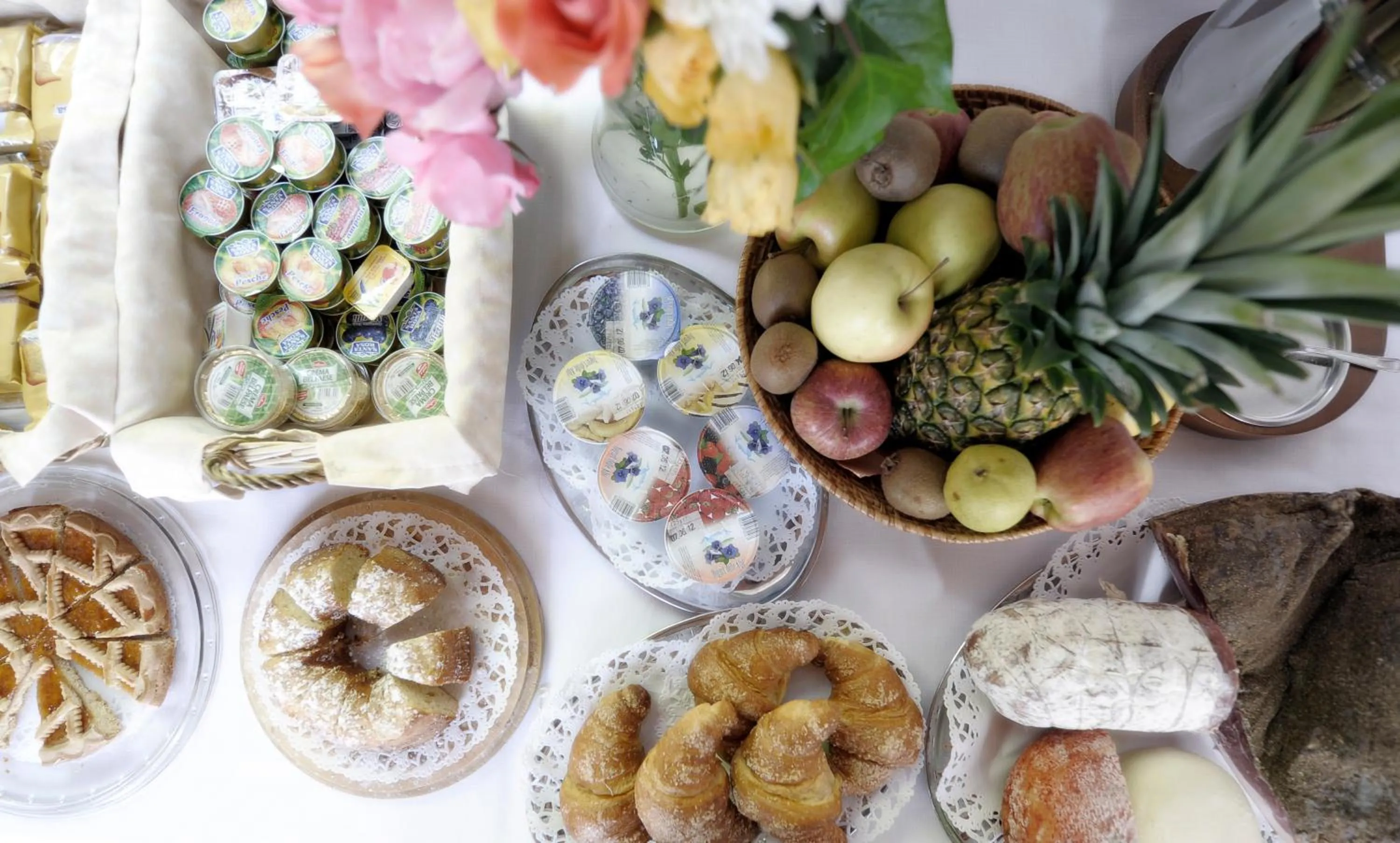 Breakfast in Hotel Villa Belvedere