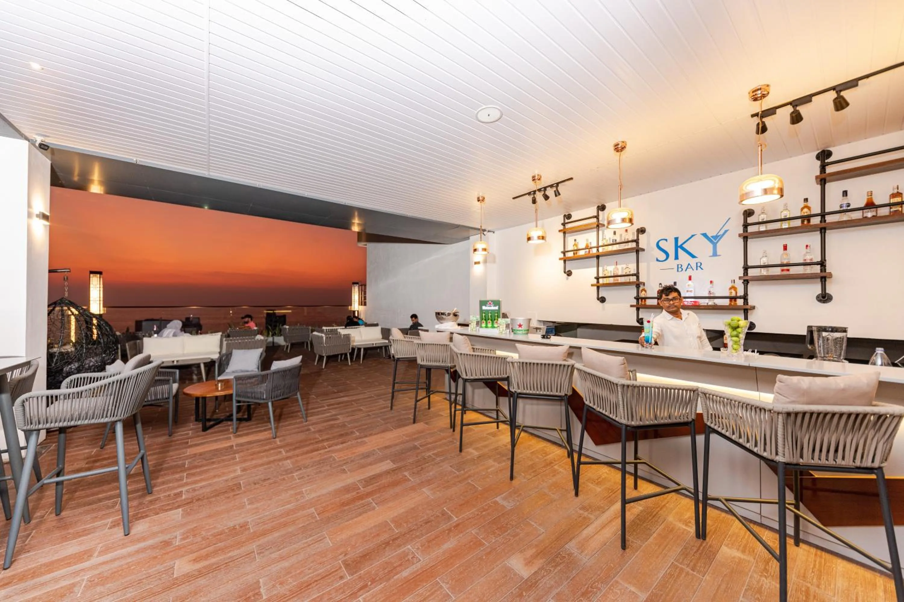 Lounge or bar in Pearl Grand By Rathna