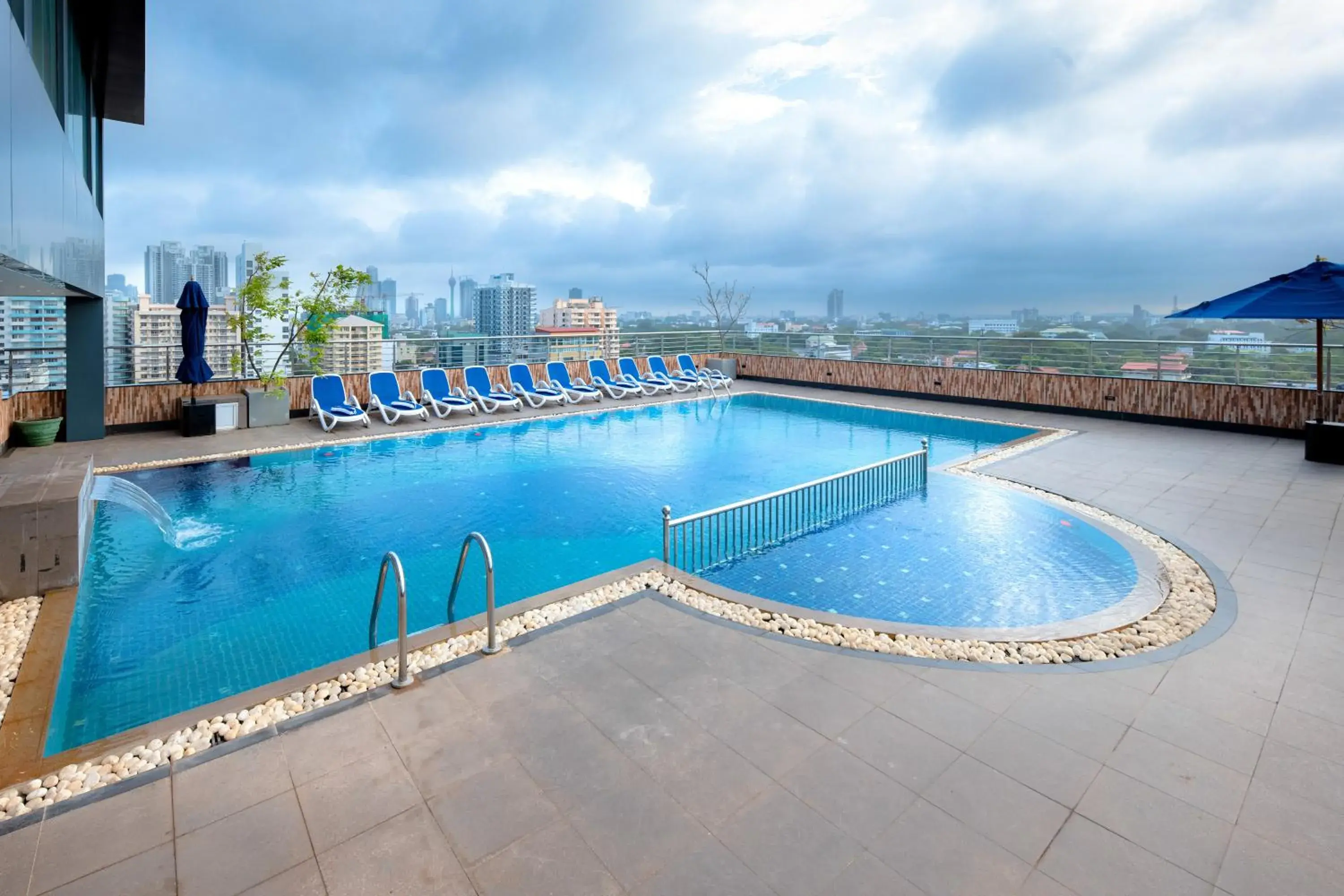 Swimming pool in Pearl Grand By Rathna Swimming pool in Pearl Grand By Rathna