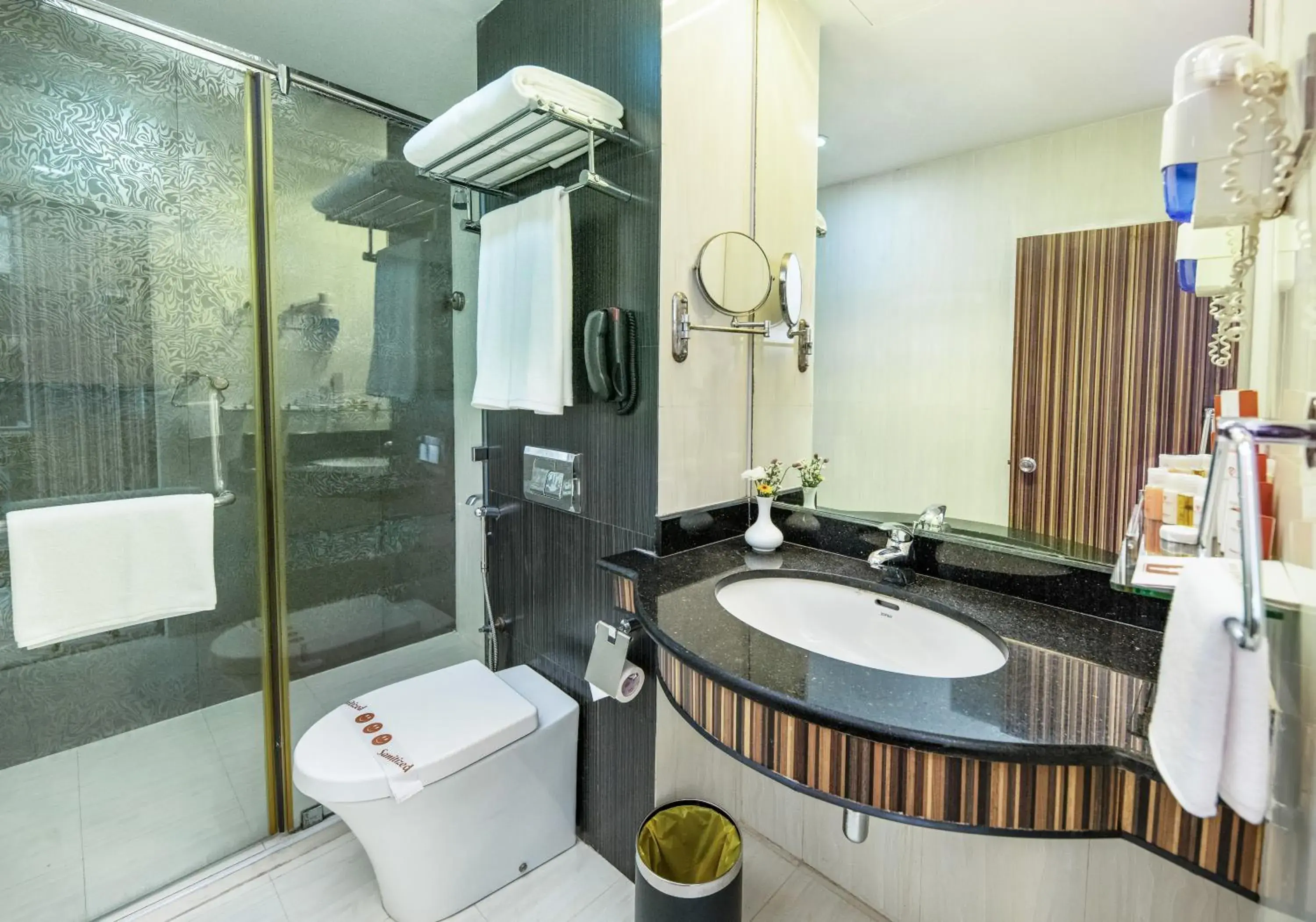 Bathroom in Pearl Grand By Rathna Bathroom in Pearl Grand By Rathna