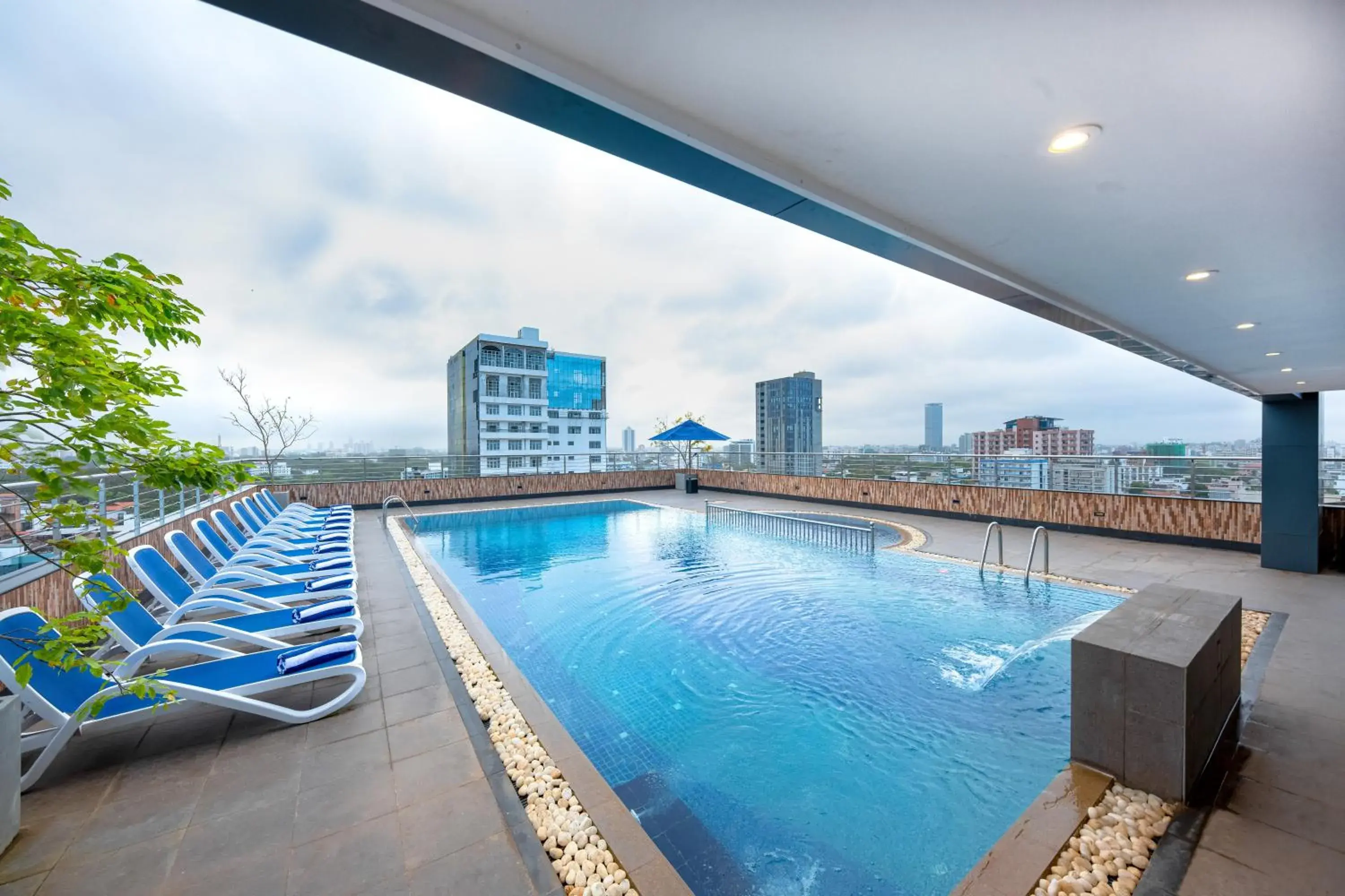 Swimming pool in Pearl Grand By Rathna Swimming pool in Pearl Grand By Rathna