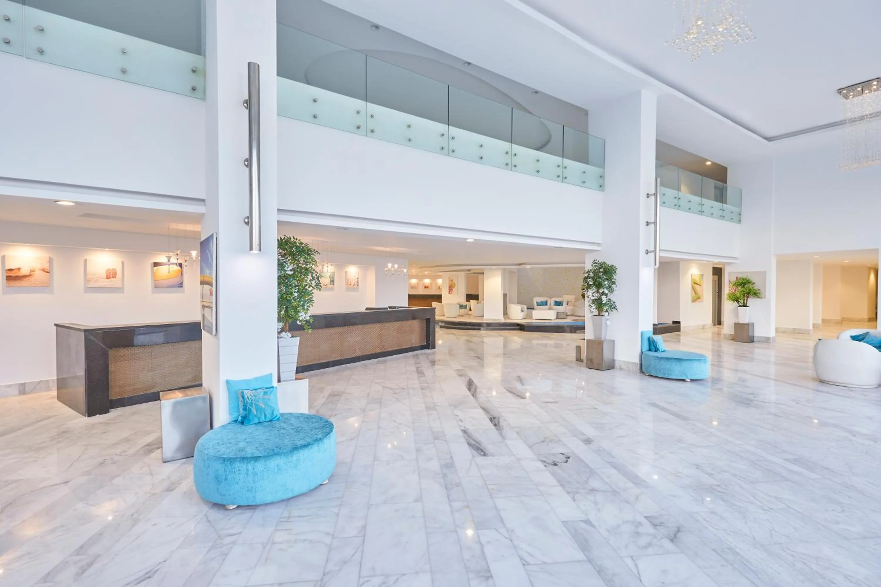 Golden Palace Marina Hotel