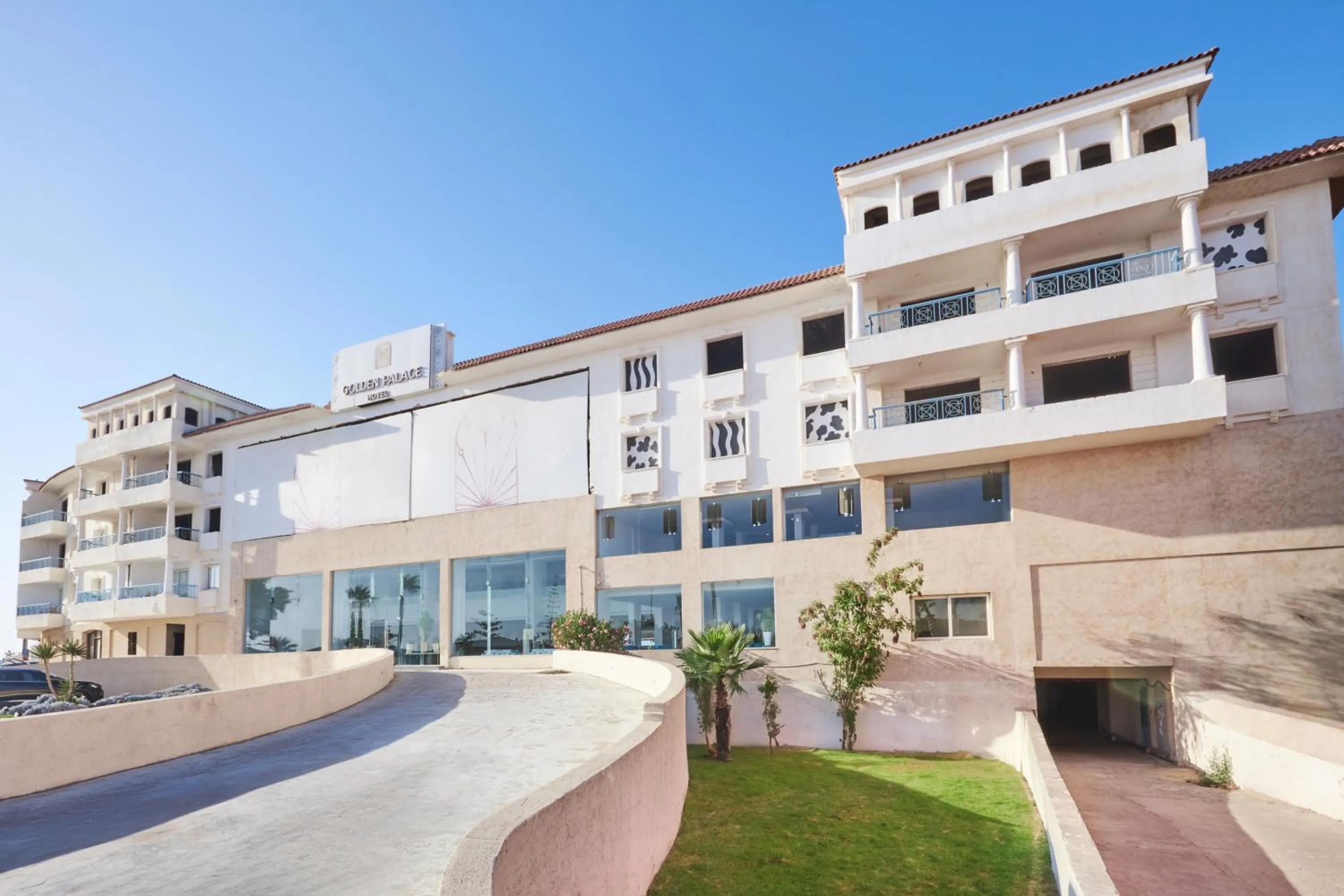 Golden Palace Marina Hotel