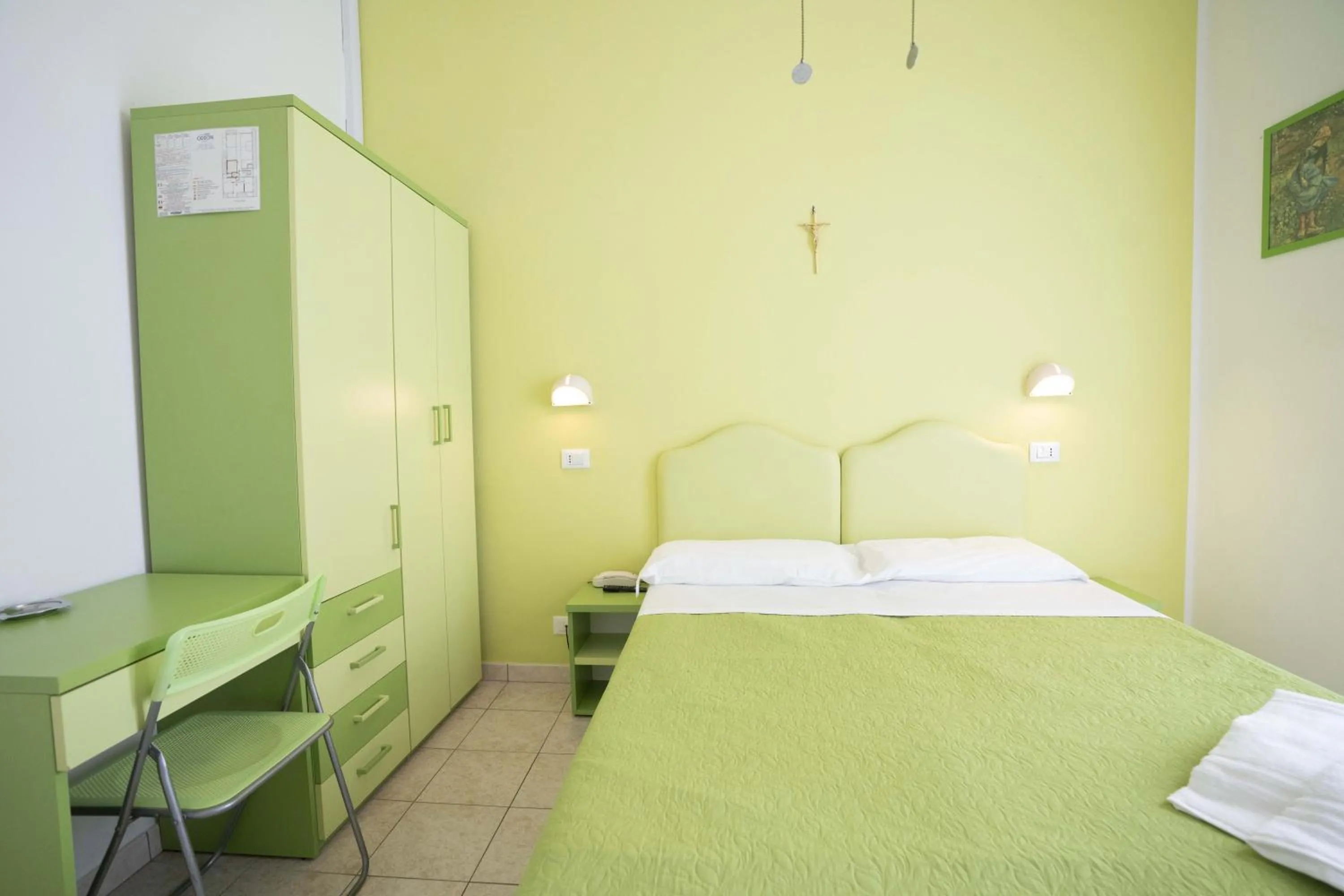 Bedroom, Bed in Hotel Odeon
