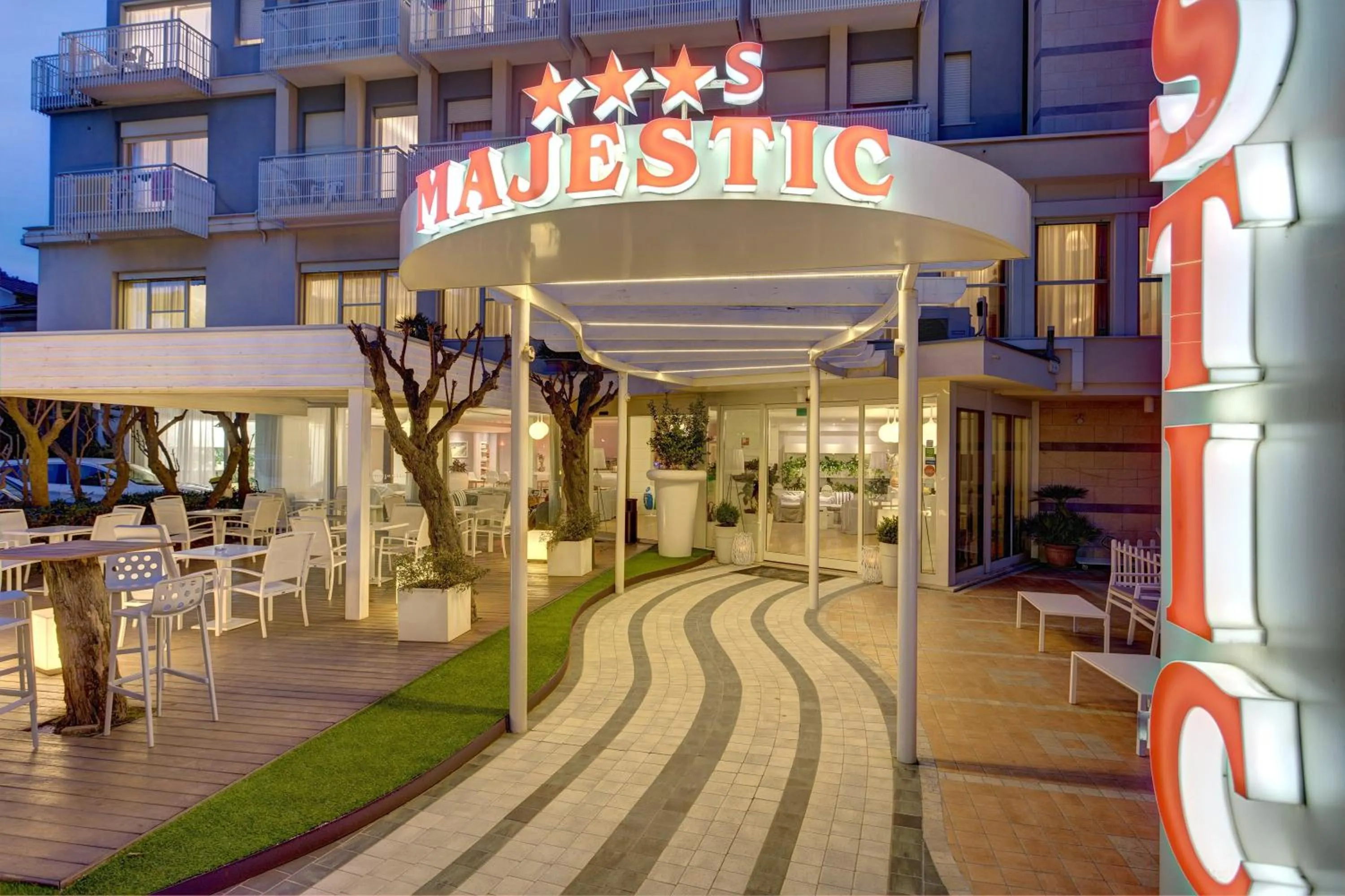 Facade/entrance in Hotel Majestic